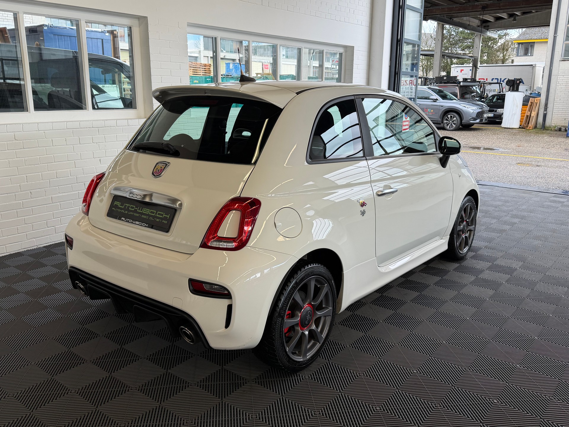 FIAT 595 1.4 16V Turbo 145 PS Abarth Dualogic (CH)-image-2