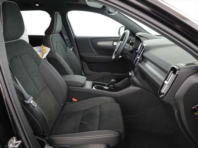 Image VOLVO EX40 EX40 82kWh Twin Motor Performance AWD Xcentric Black Edition