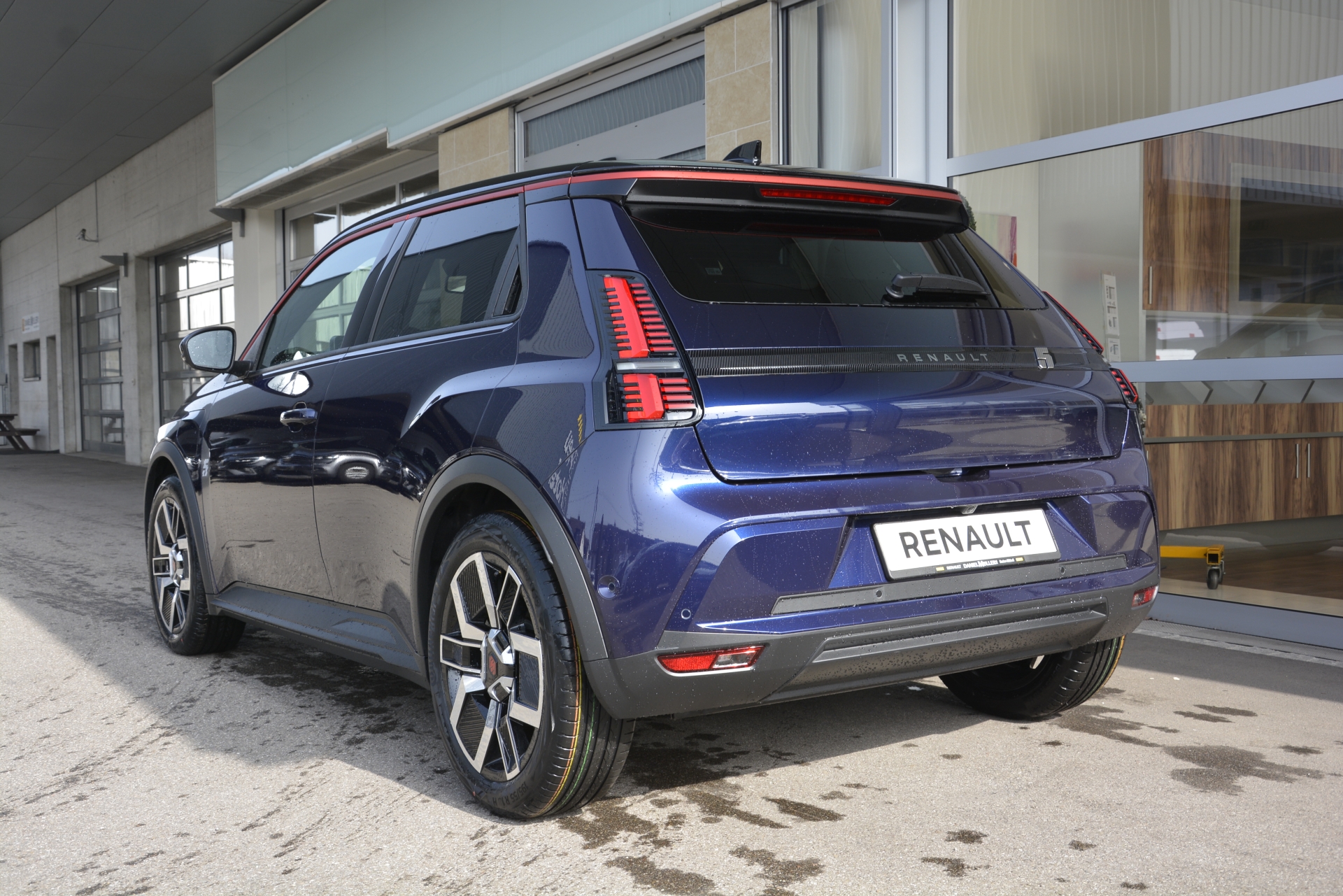 RENAULT R5 Electric techno 150PS Comfort Range-image-3