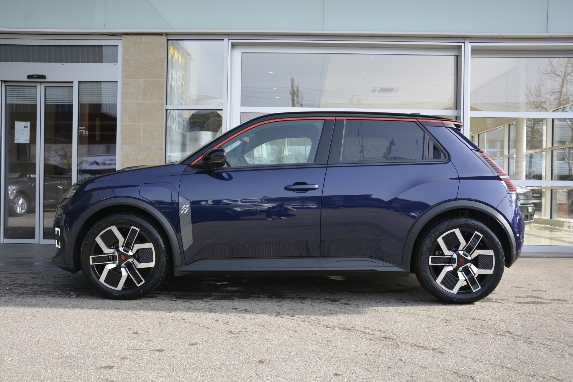 RENAULT R5 Electric techno 150PS Comfort Range-image-2