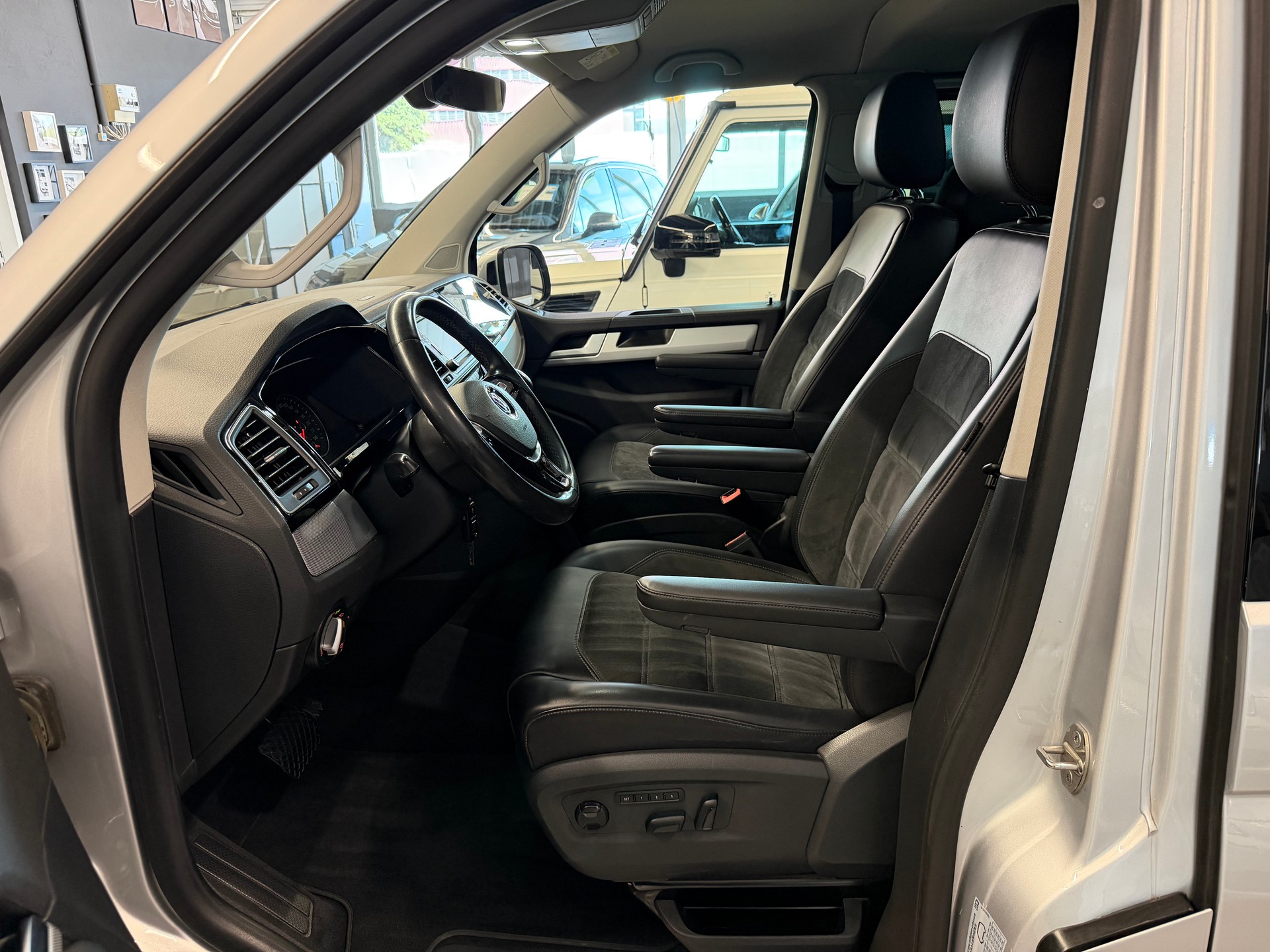 VW T6 Multivan 2.0 TDI Highline Liberty 4Mot. DSG-image-8