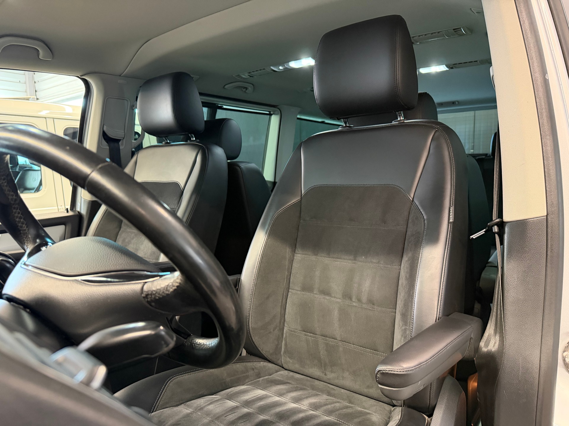 VW T6 Multivan 2.0 TDI Highline Liberty 4Mot. DSG-image-10