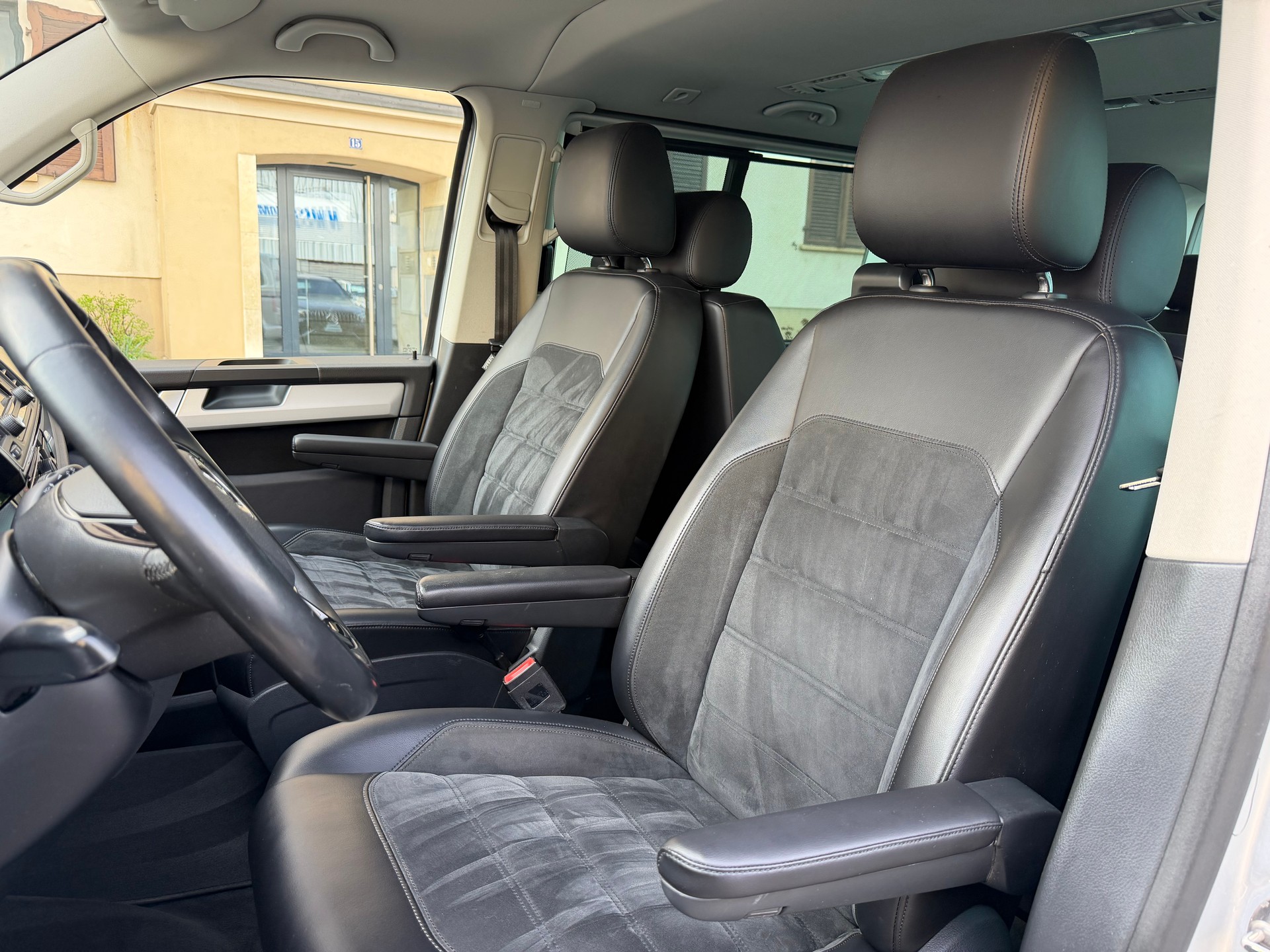 VW T6 Multivan 2.0 TDI Highline Liberty 4Mot. DSG-image-10