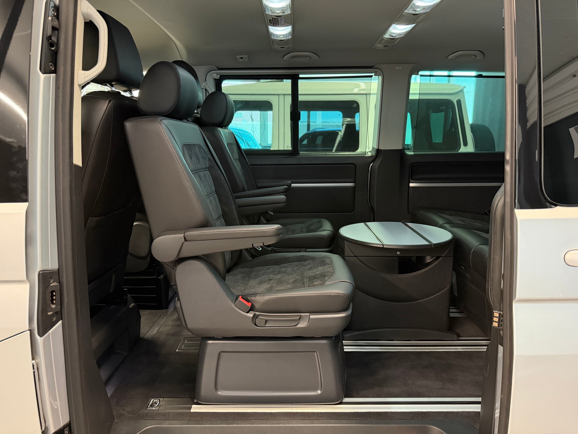 VW T6 Multivan 2.0 TDI Highline Liberty 4Mot. DSG-image-19