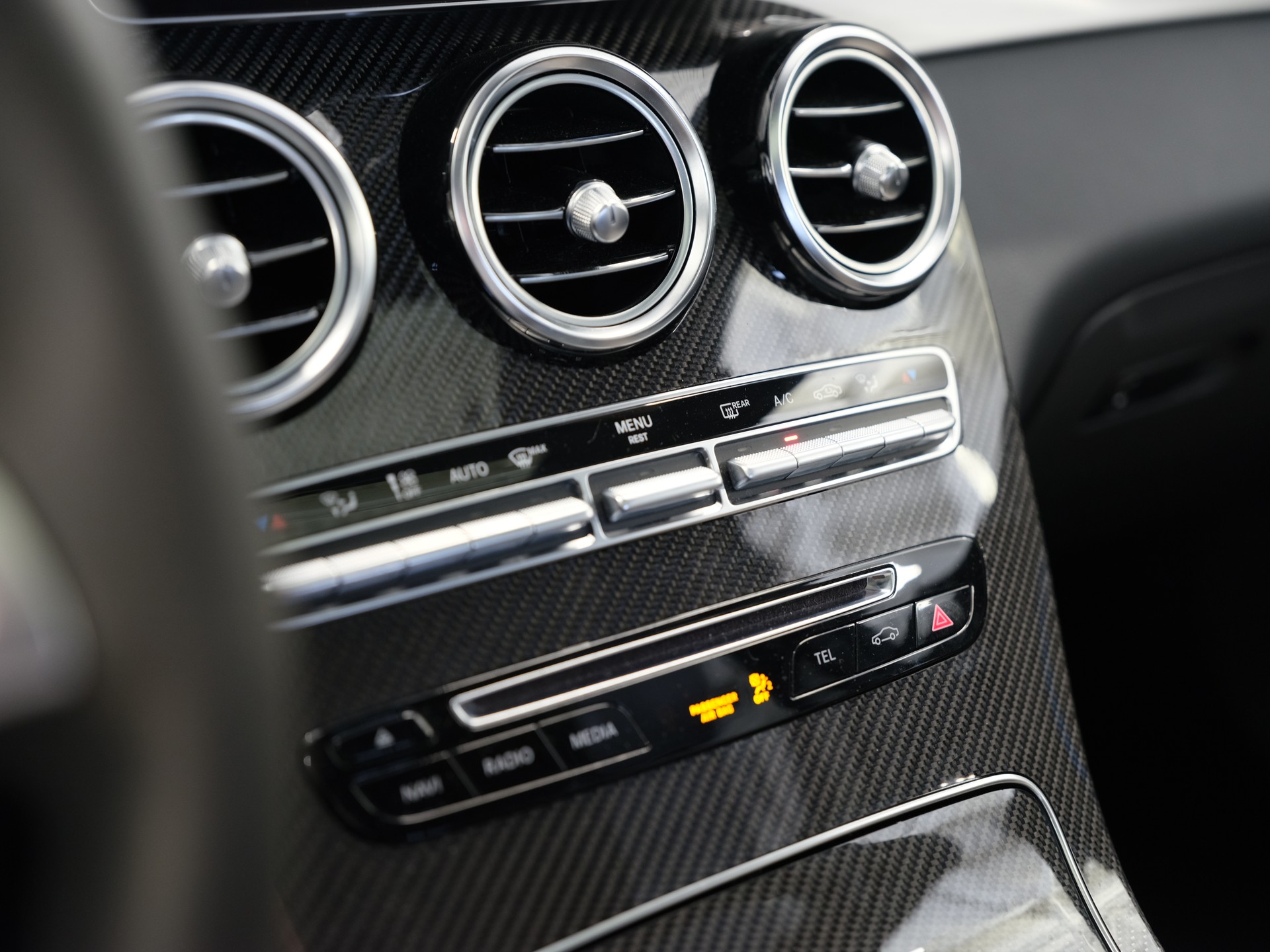 MERCEDES-BENZ GLC Coupé 63 S AMG 4Matic+ 9G-Tronic-image-23