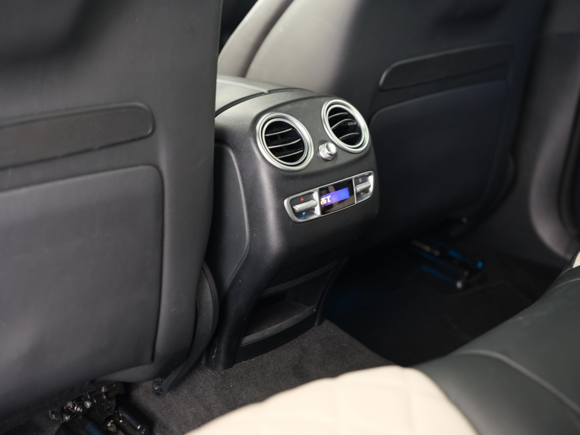 MERCEDES-BENZ GLC Coupé 63 S AMG 4Matic+ 9G-Tronic-image-29