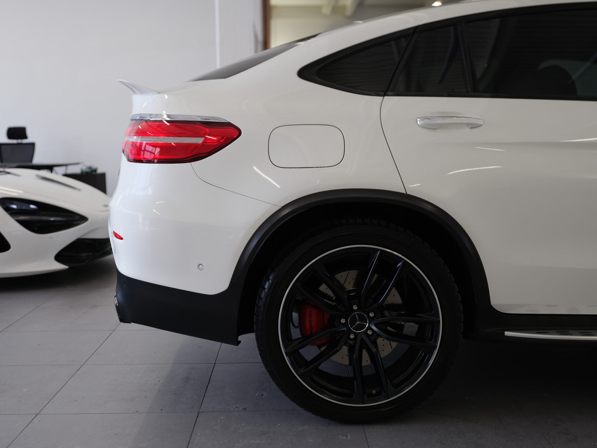 MERCEDES-BENZ GLC Coupé 63 S AMG 4Matic+ 9G-Tronic-image-11
