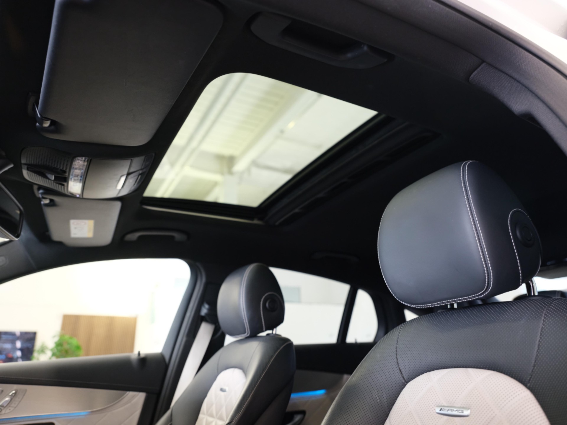 MERCEDES-BENZ GLC Coupé 63 S AMG 4Matic+ 9G-Tronic-image-16