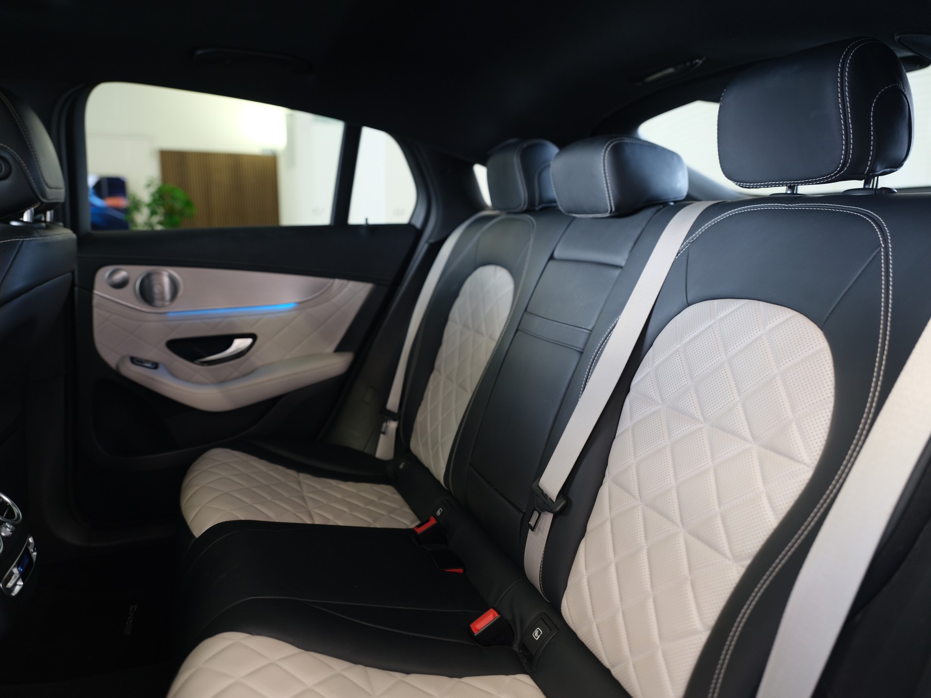 MERCEDES-BENZ GLC Coupé 63 S AMG 4Matic+ 9G-Tronic-image-28