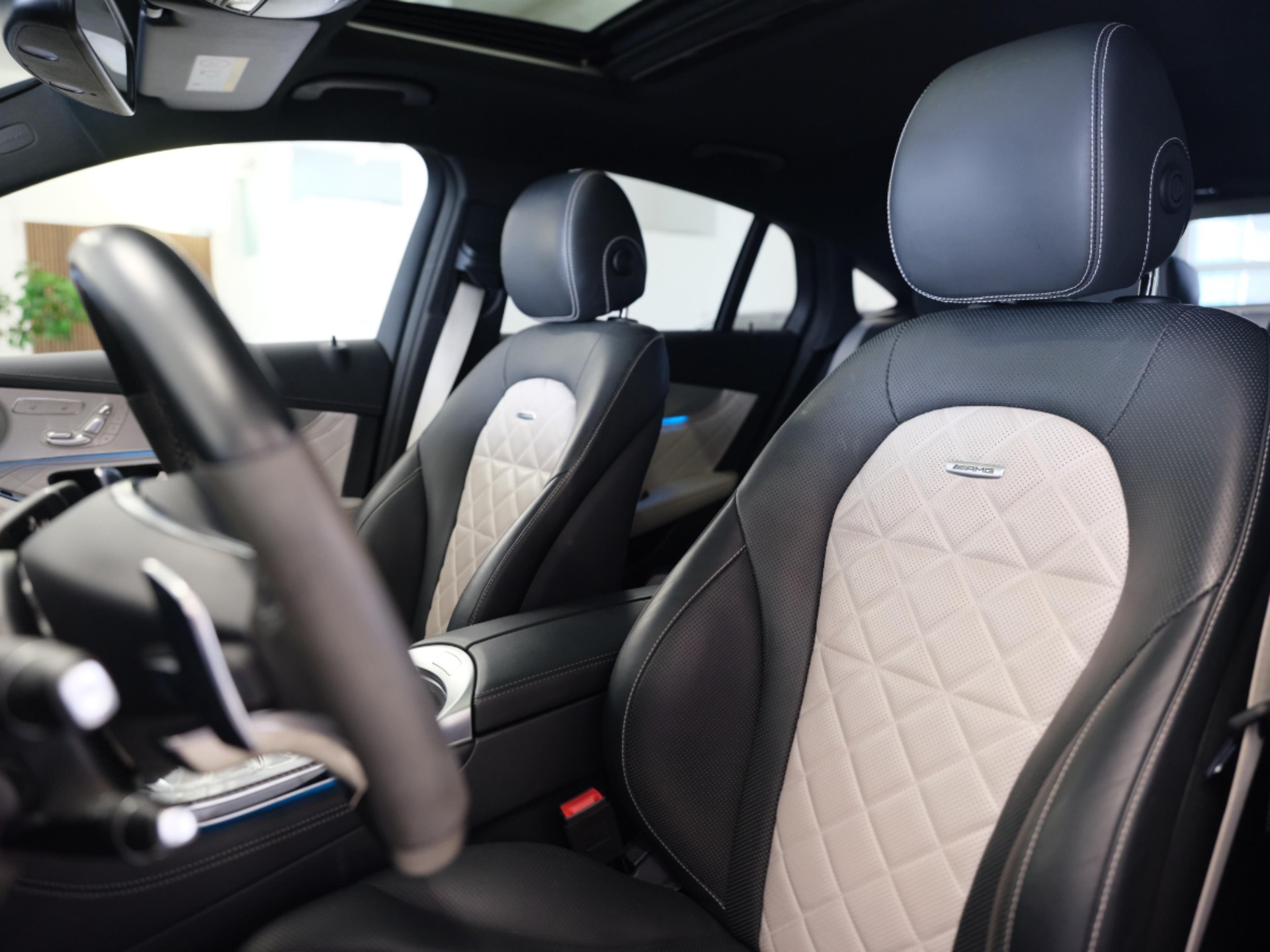 MERCEDES-BENZ GLC Coupé 63 S AMG 4Matic+ 9G-Tronic-image-15