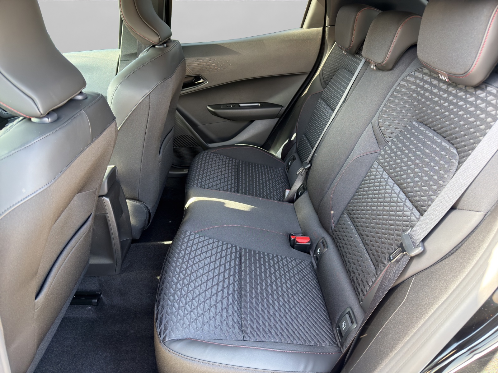 RENAULT Clio 1.8 E-Tech techno-image-8