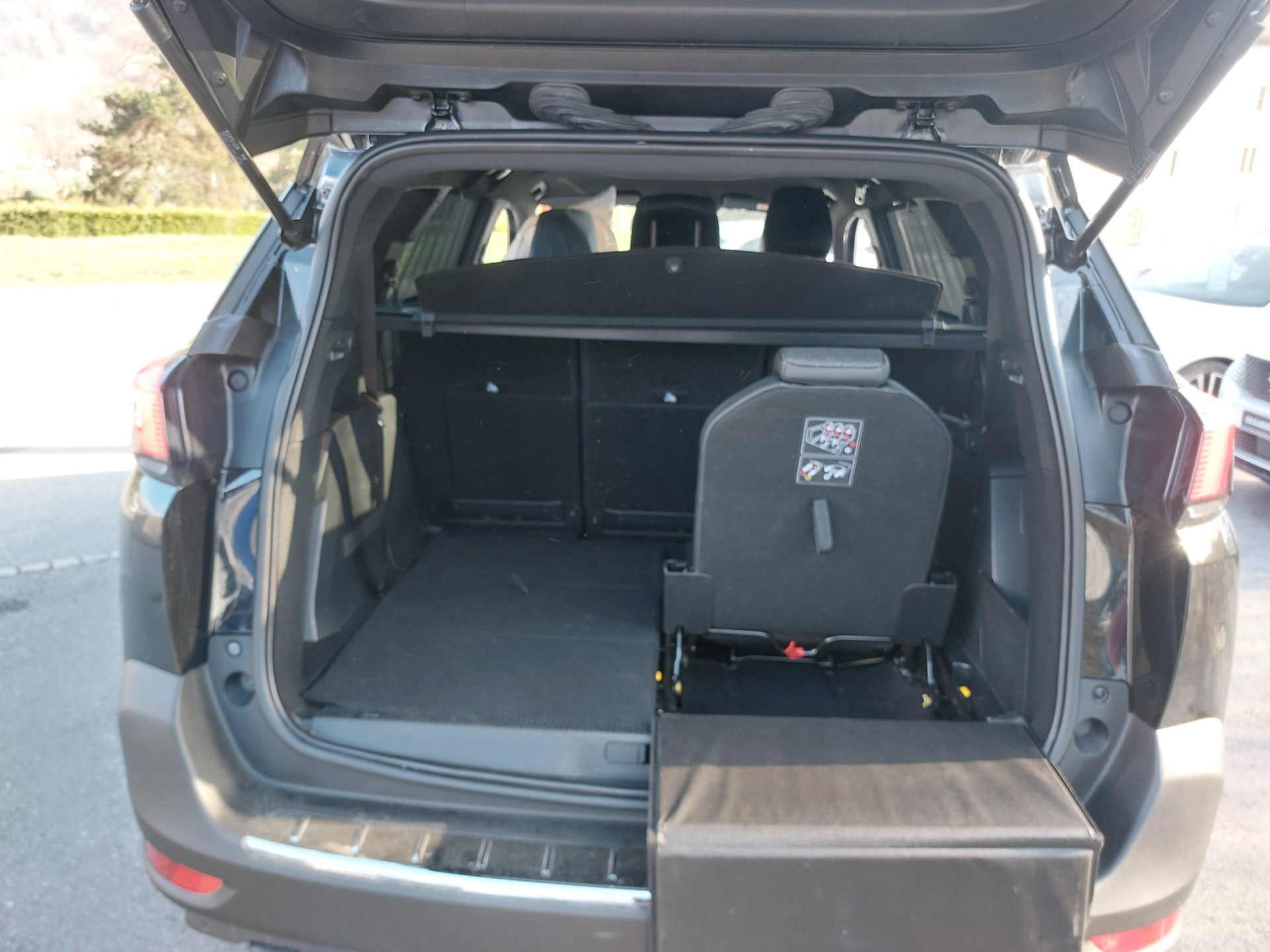 PEUGEOT 5008-image-11