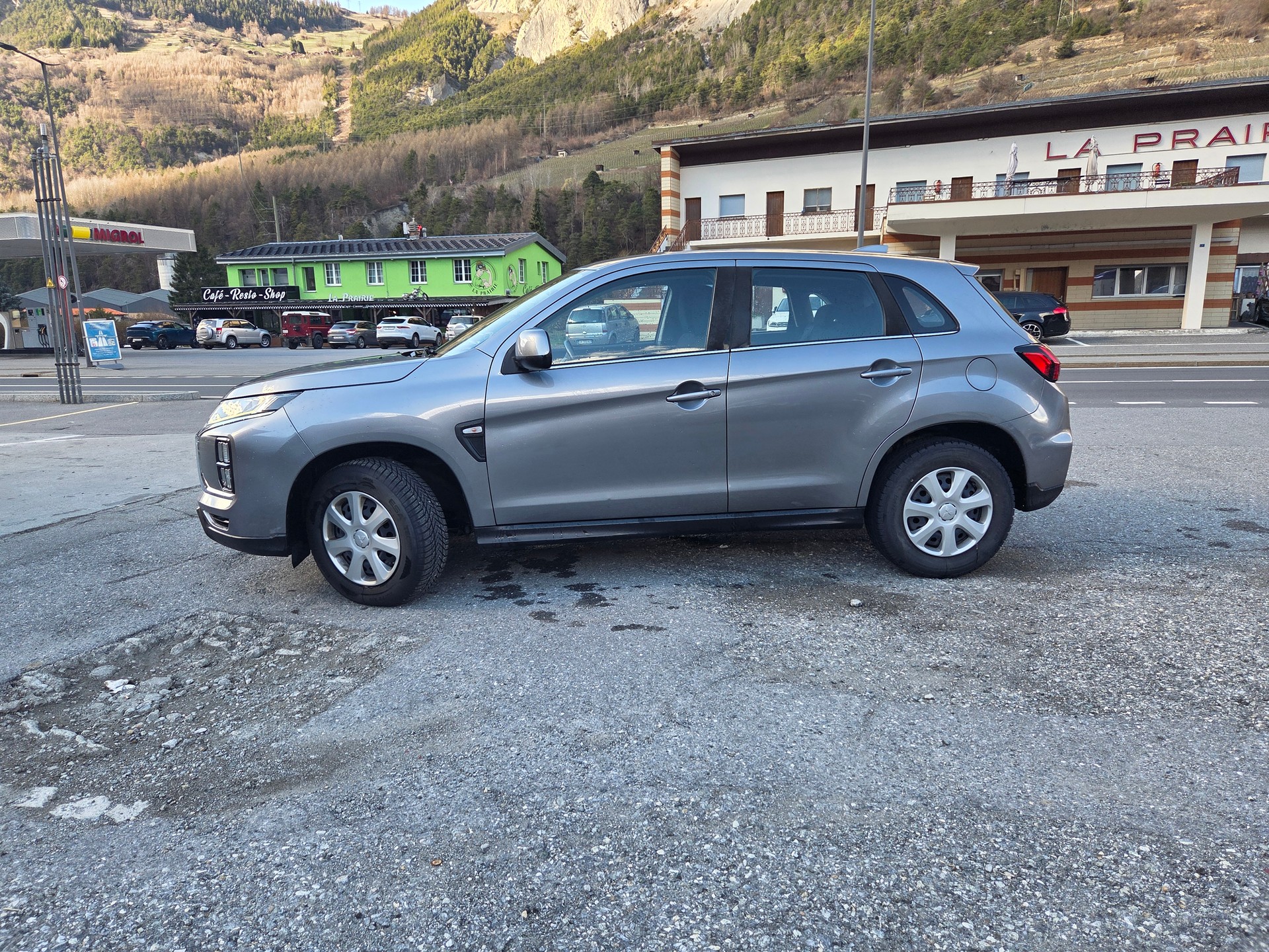MITSUBISHI ASX 2.0 MIVEC Value 4WD Automat-image-3
