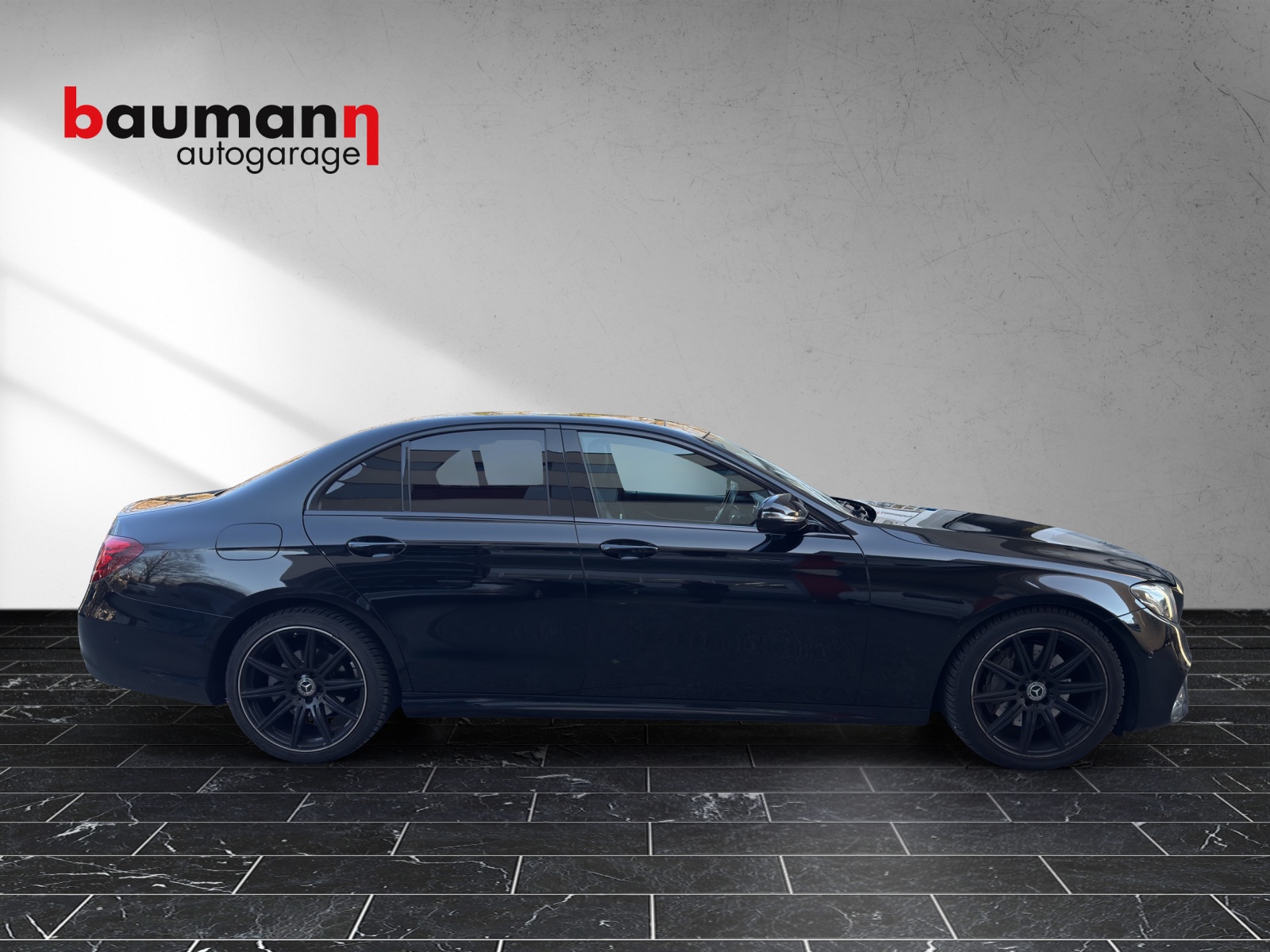 MERCEDES-BENZ E 220 d AMG Line 9G-Tronic-image-5