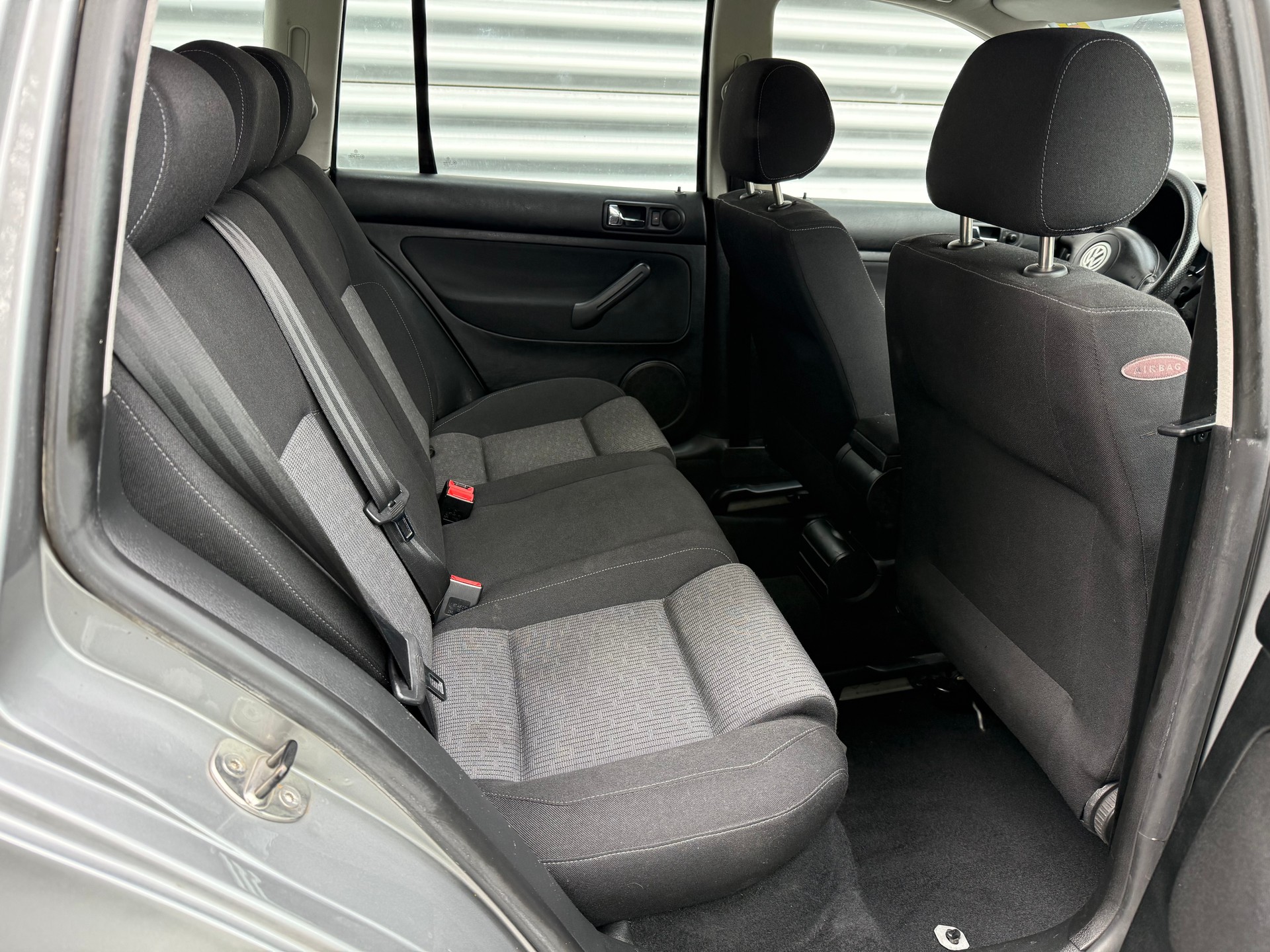VW Golf Variant 1.6 16V FSI Pacific-image-6