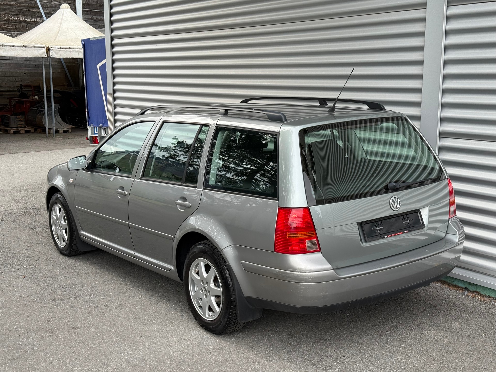 VW Golf Variant 1.6 16V FSI Pacific-image-1