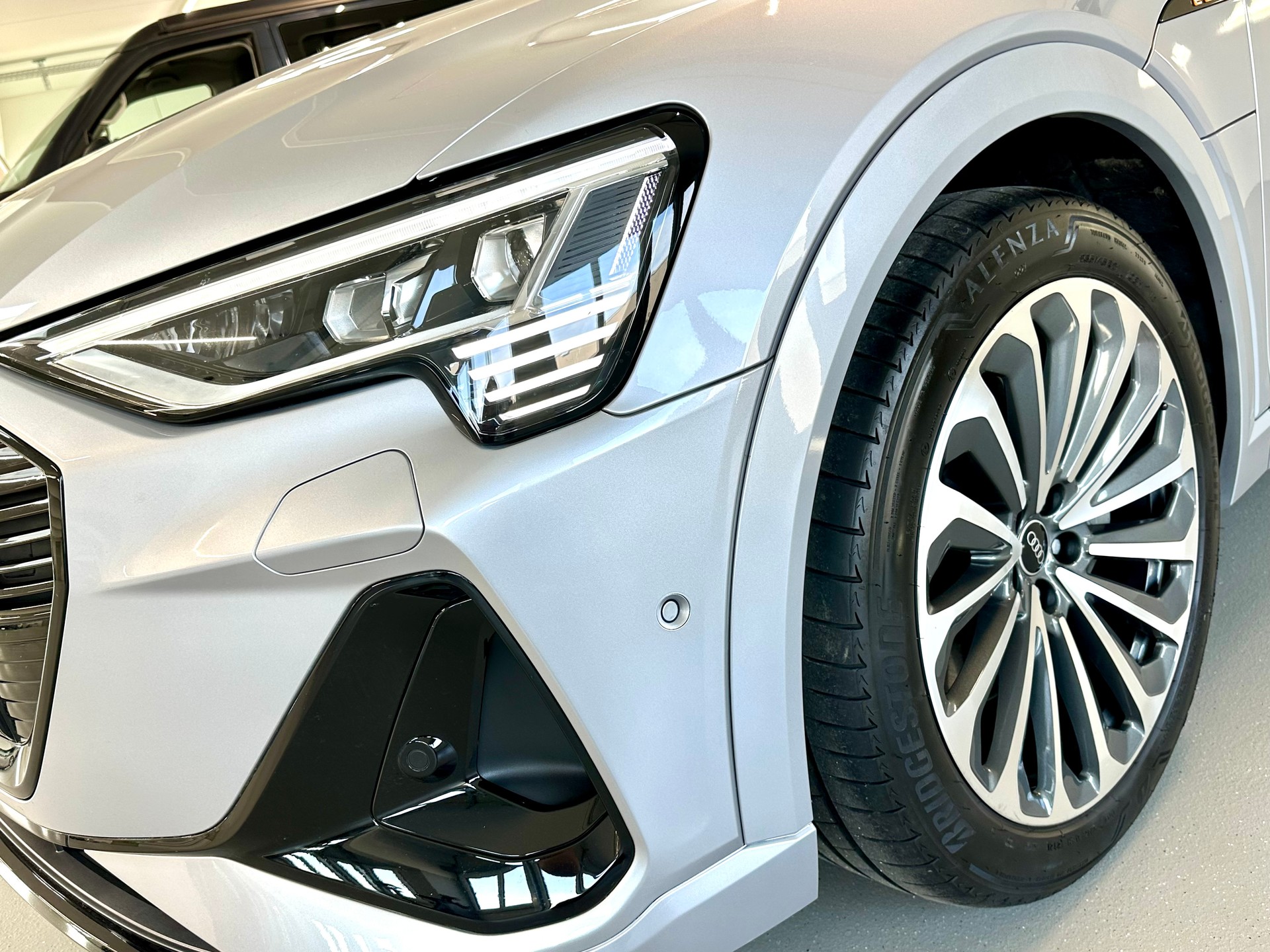 AUDI e-tron 55 Sportback S Line quattro-image-7