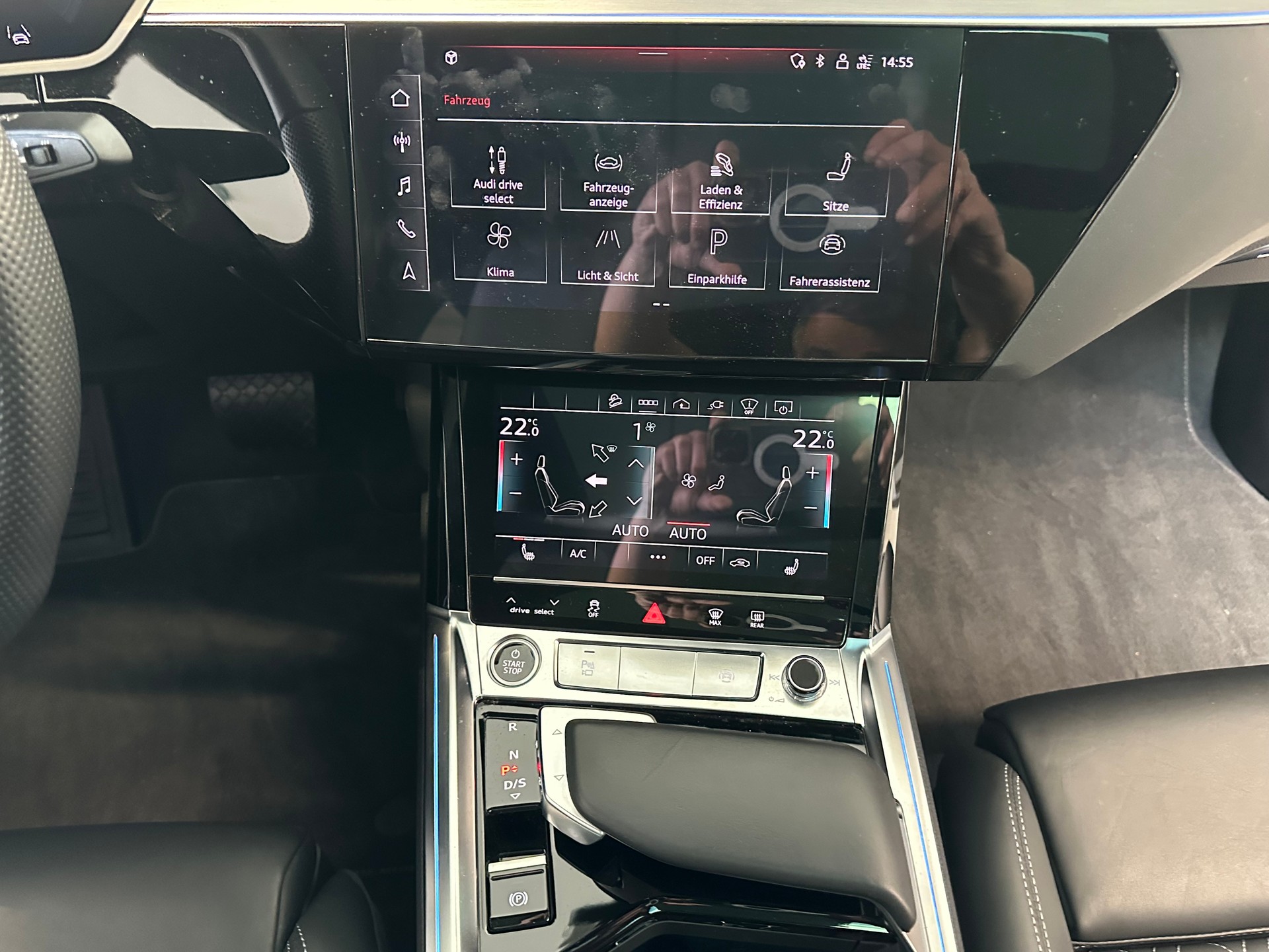 AUDI e-tron 55 Sportback S Line quattro-image-13