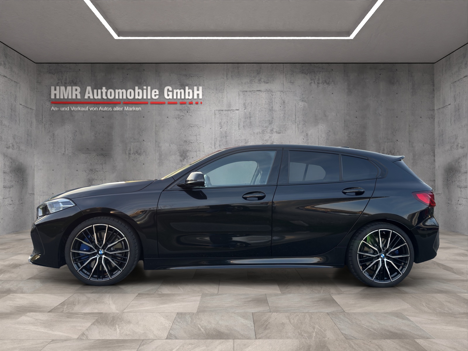 BMW M135i xDrive Steptronic-image-6
