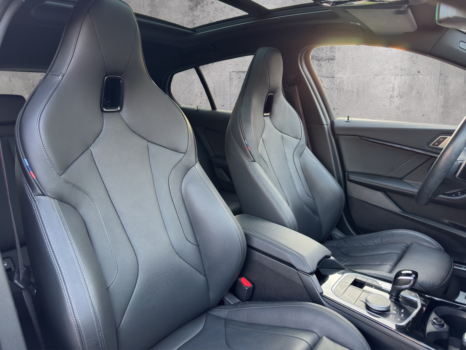 BMW M135i xDrive Steptronic-image-13