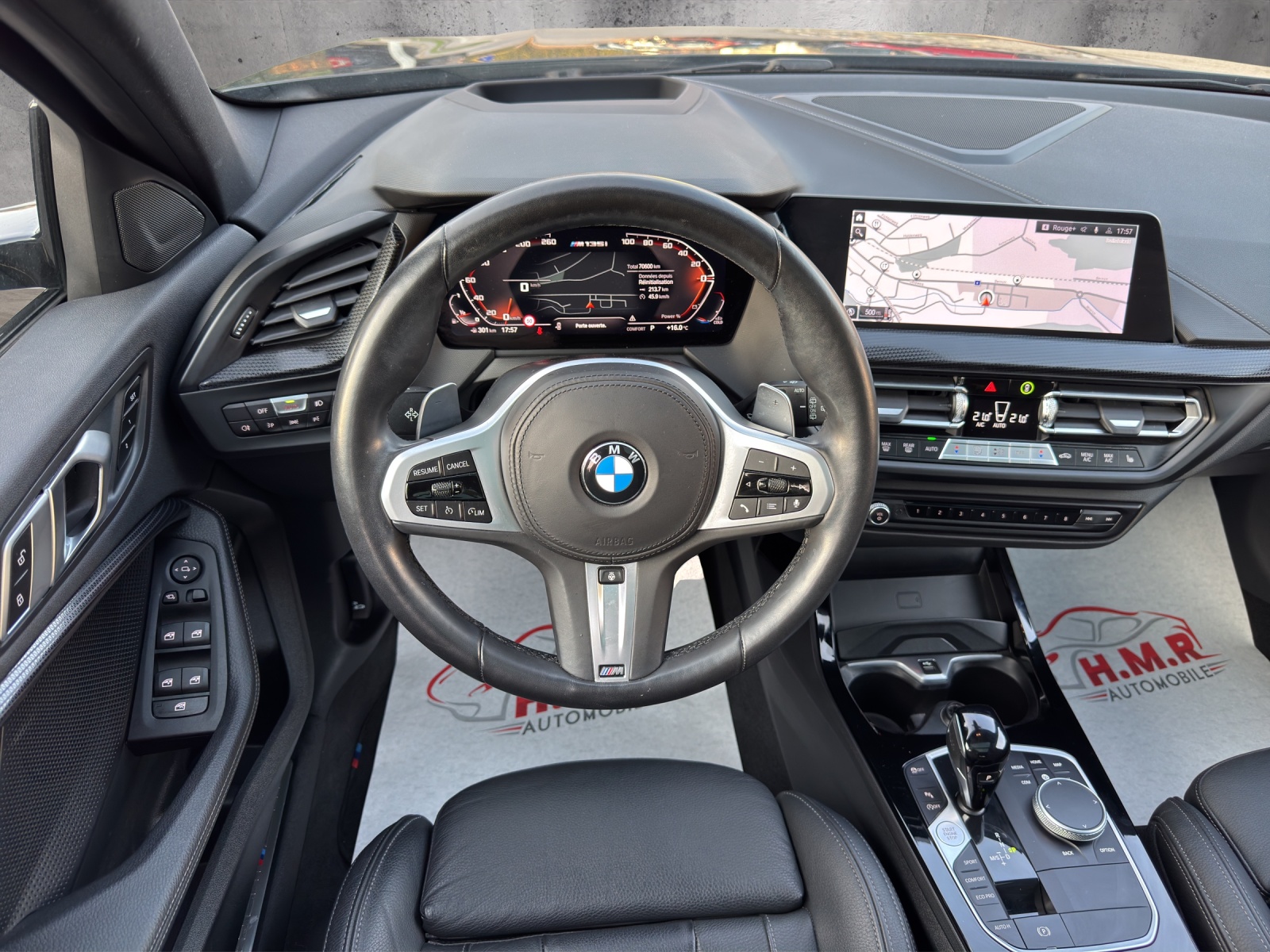 BMW M135i xDrive Steptronic-image-11