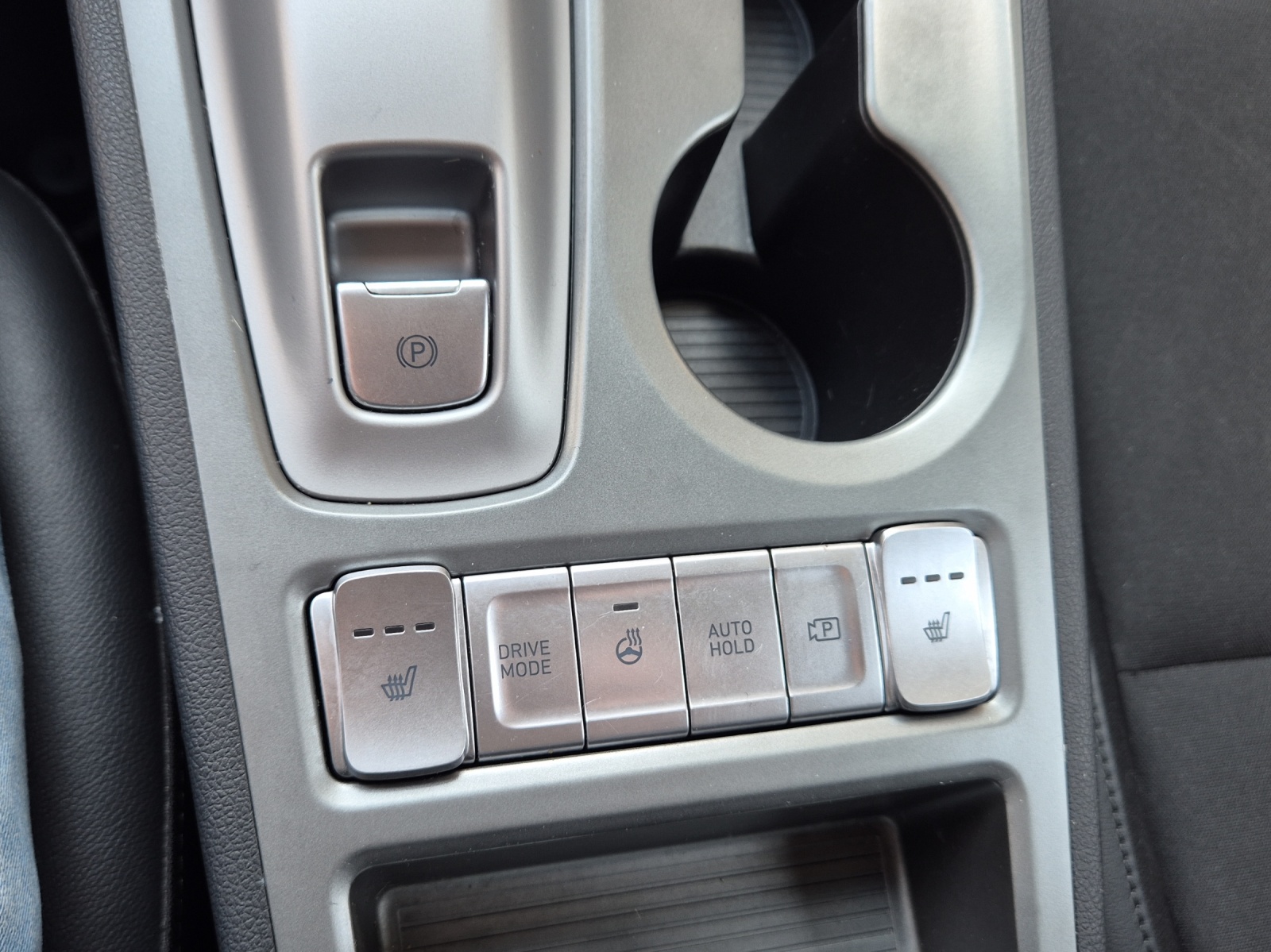 HYUNDAI Kona EV Amplia-image-17