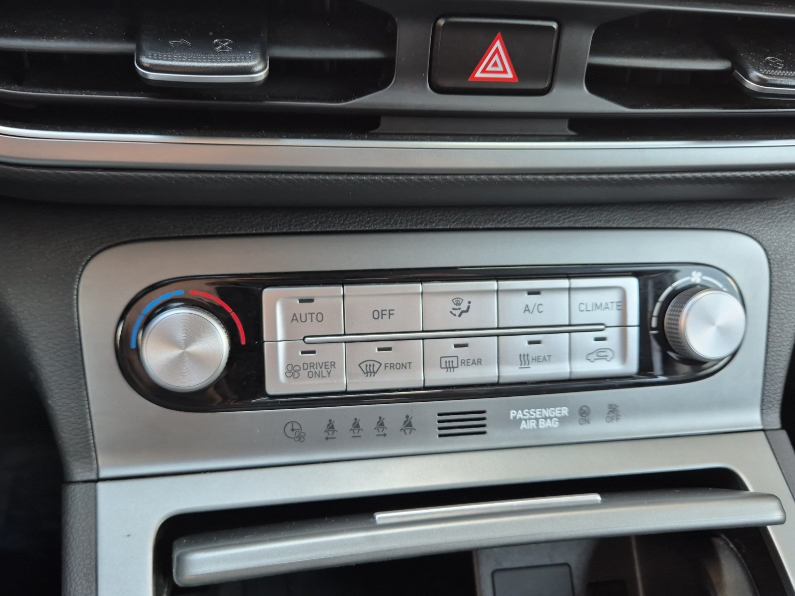 HYUNDAI Kona EV Amplia-image-19