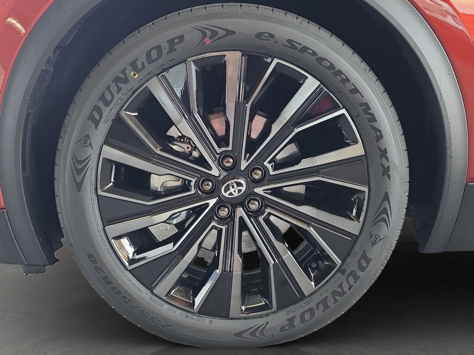 TOYOTA C-HR+ Premium AWD-image-15