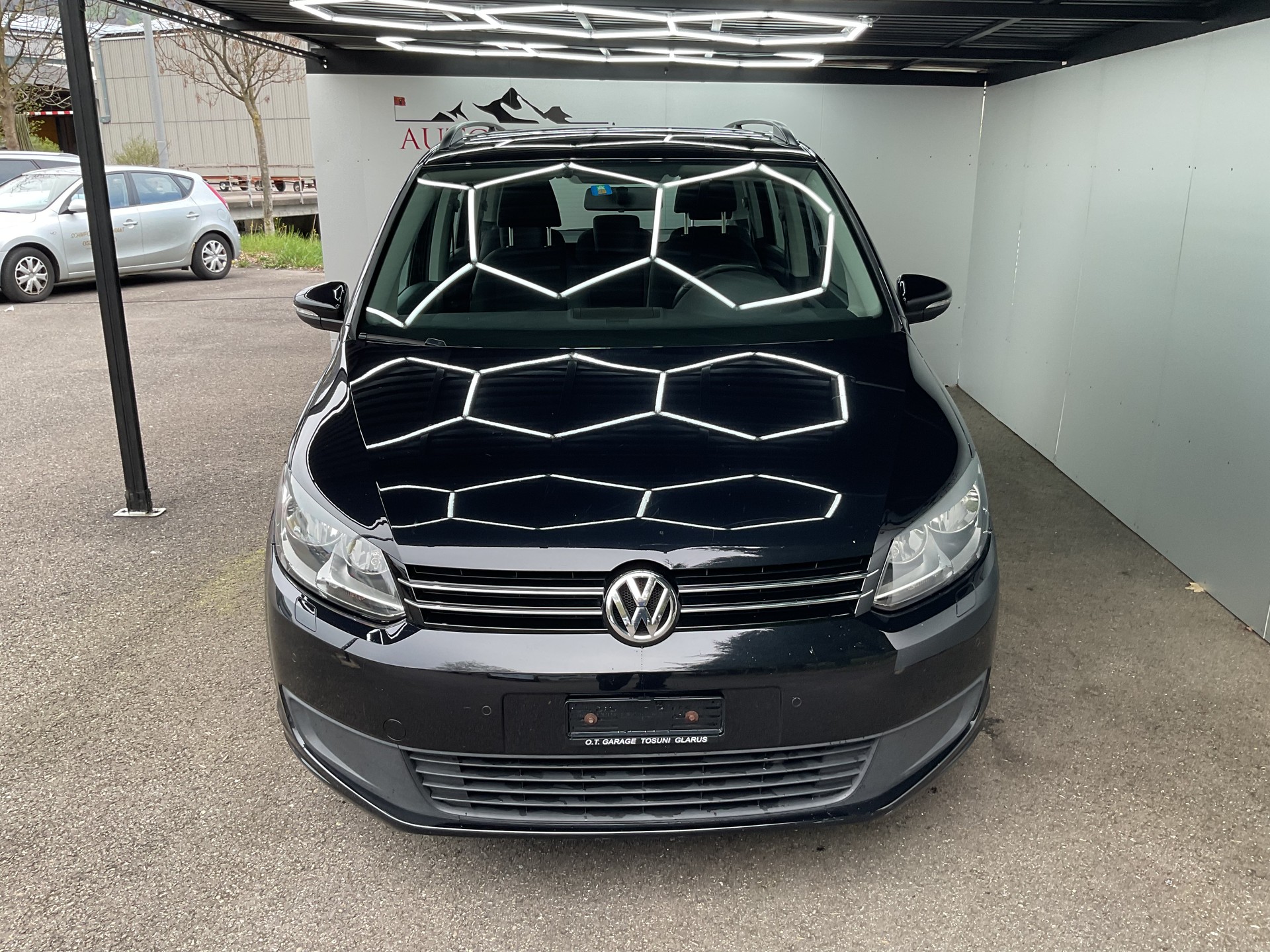 VW Touran 1.6 TDI Trendline DSG-showroom-element-1
