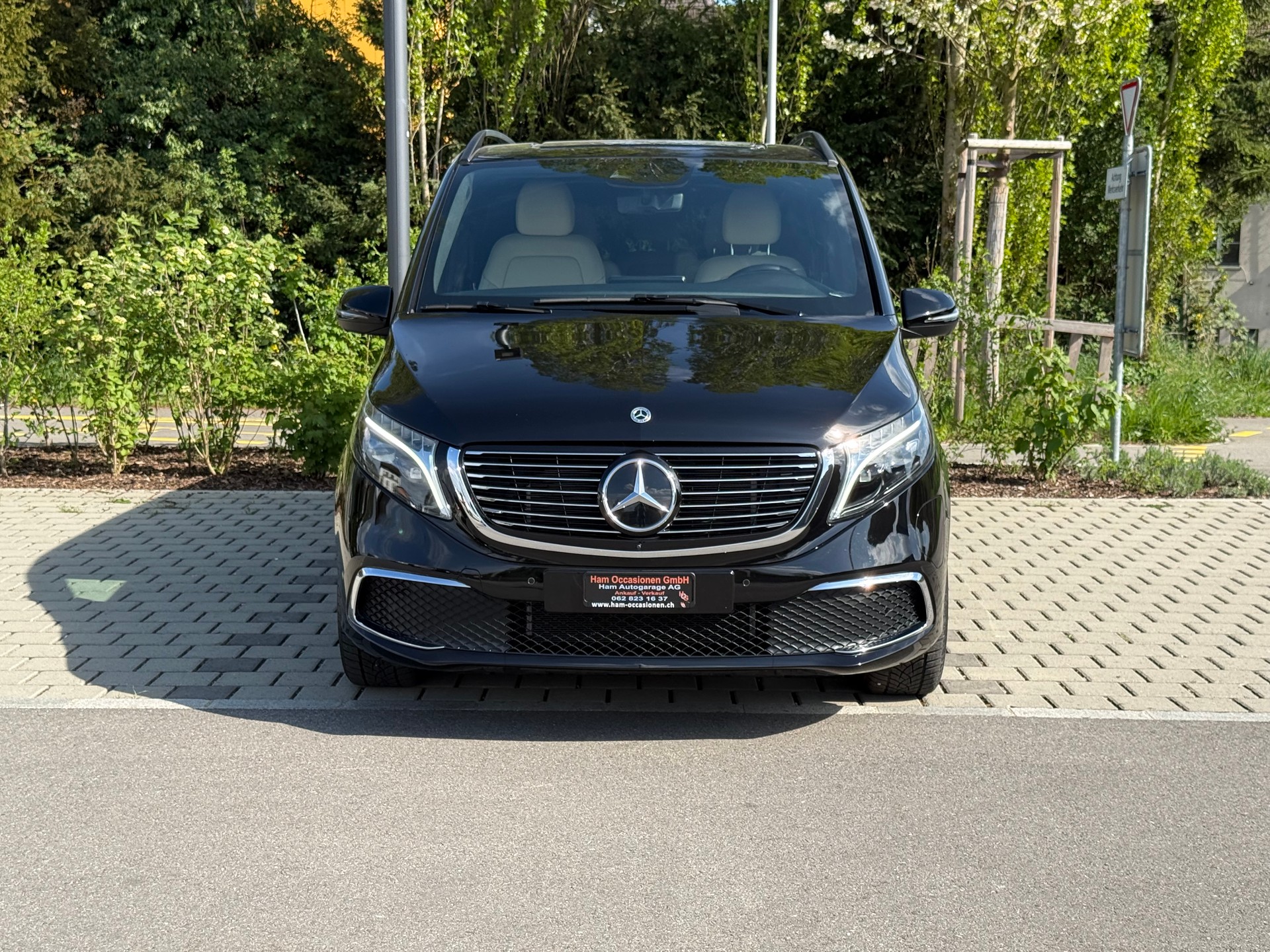 MERCEDES-BENZ EQV 300 extralang-Abstandtempomat, 07 Plätzer, 360-Kamera,