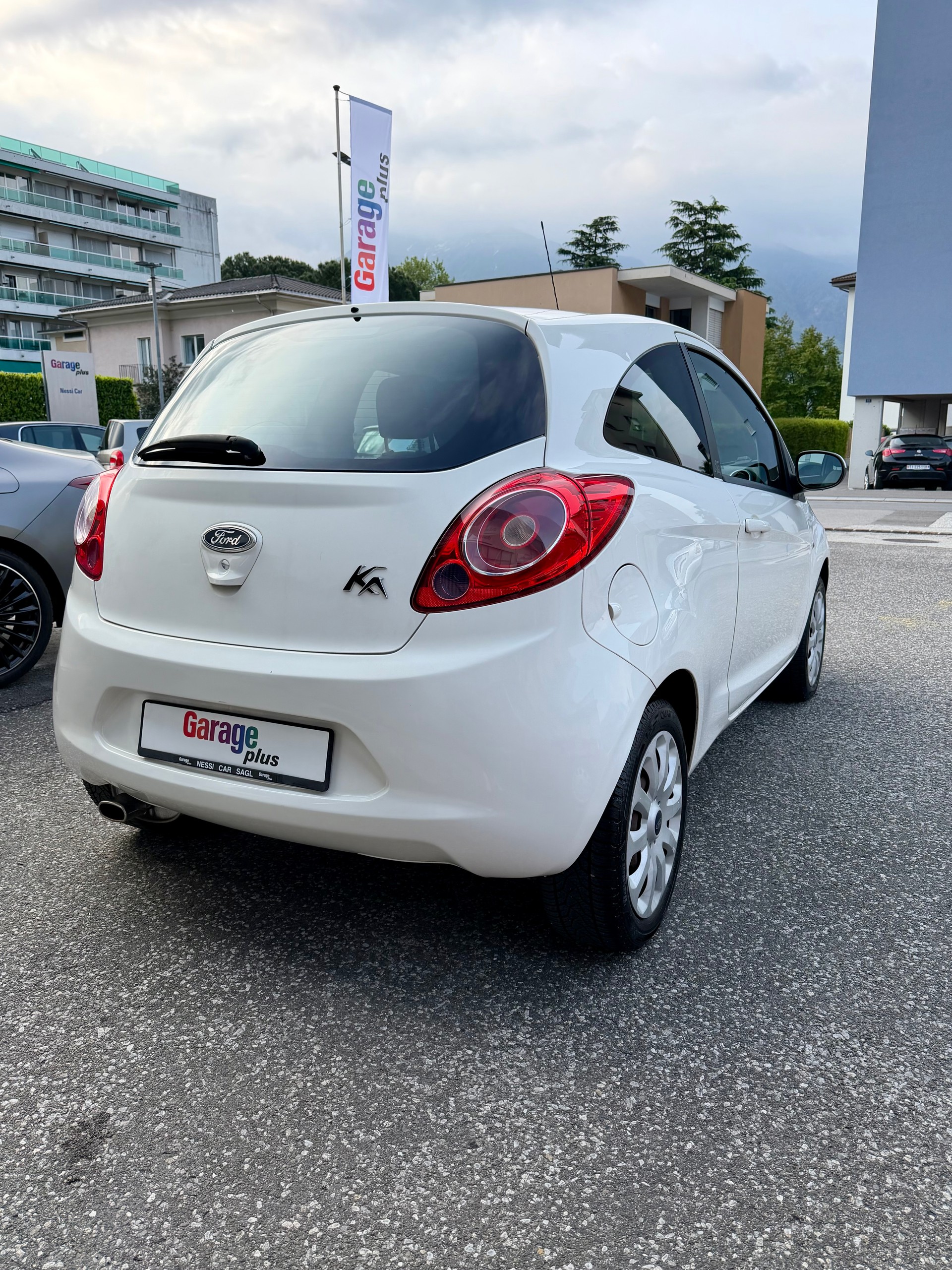 FORD KA 1.25 Titanium-image-4