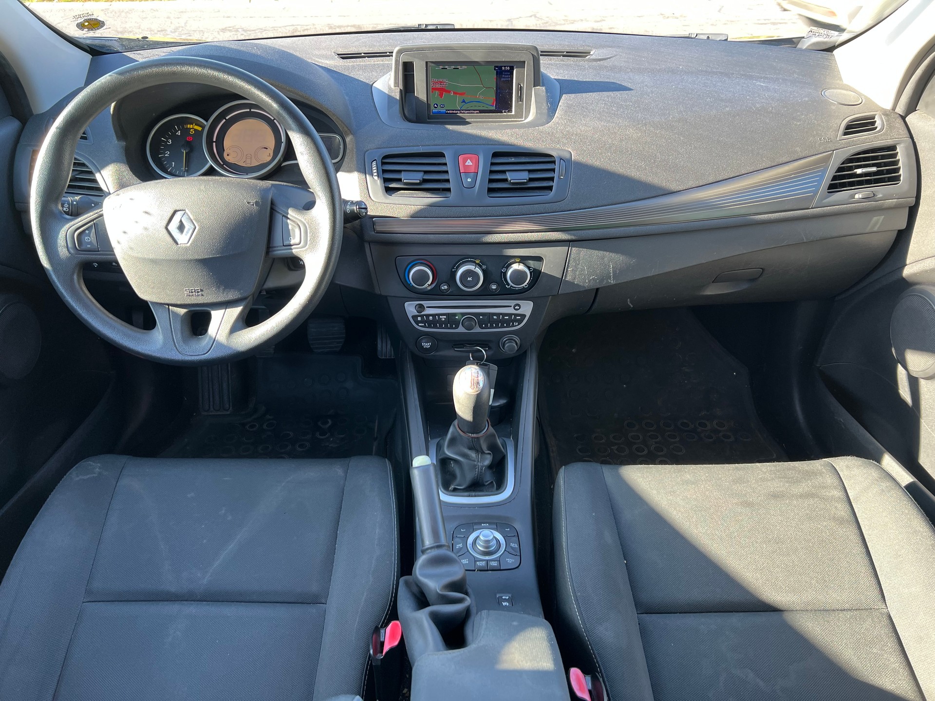 RENAULT Mégane 1.5 dCi Dynamique-image-12