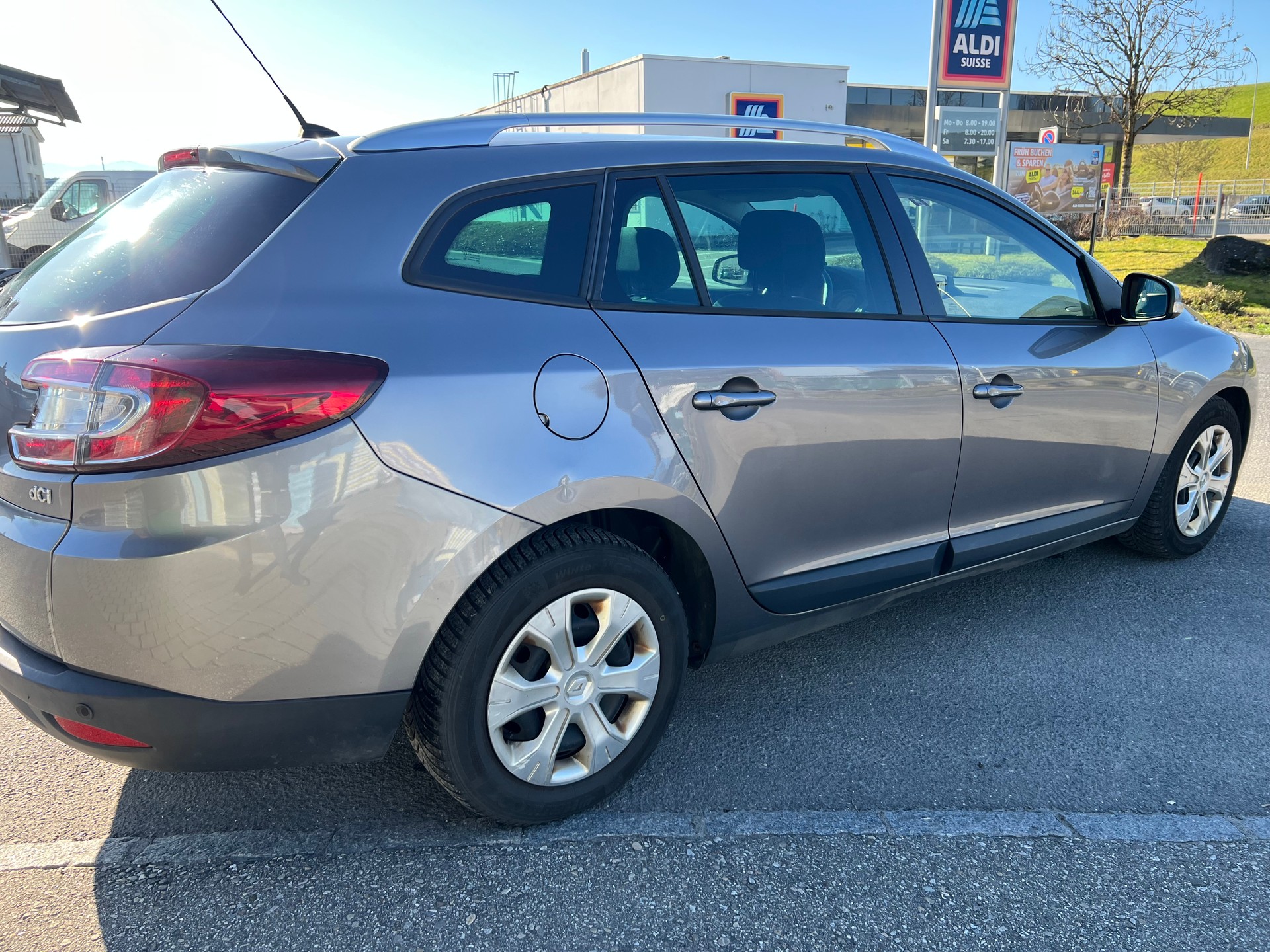 RENAULT Mégane 1.5 dCi Dynamique-image-4