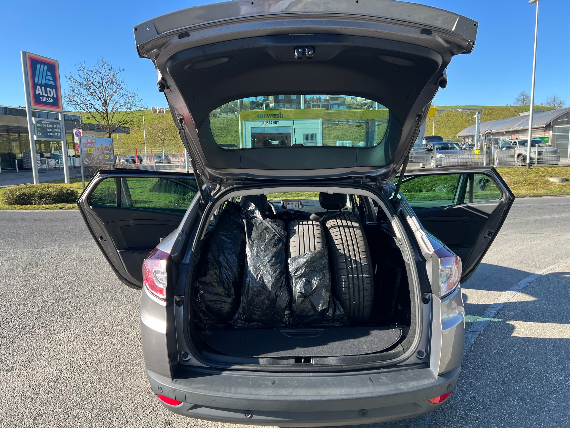 RENAULT Mégane 1.5 dCi Dynamique-image-11