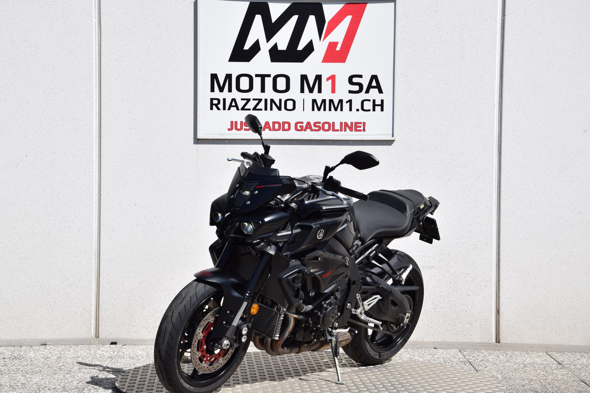 YAMAHA MT-10 ABS-showroom-element-3