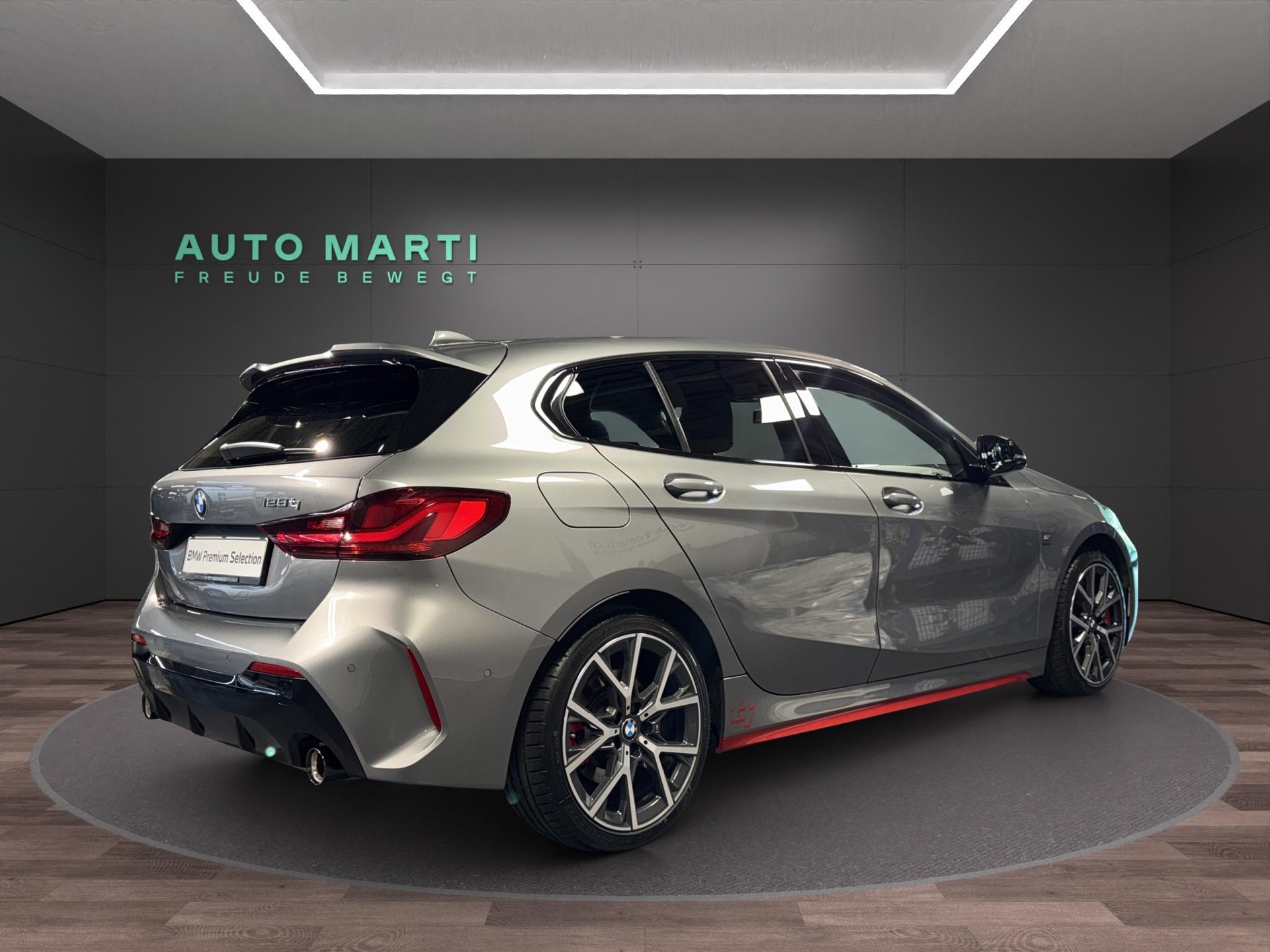 BMW 128ti M Sport-showroom-element-3