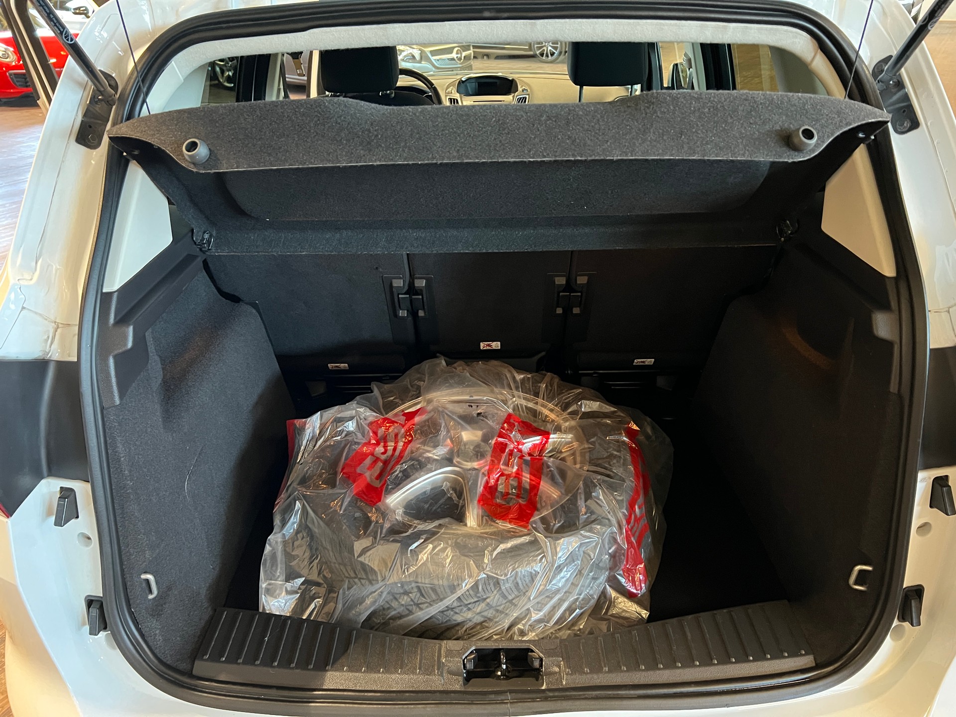 FORD C-Max 2.0 TDCi Trend PowerShift-image-14