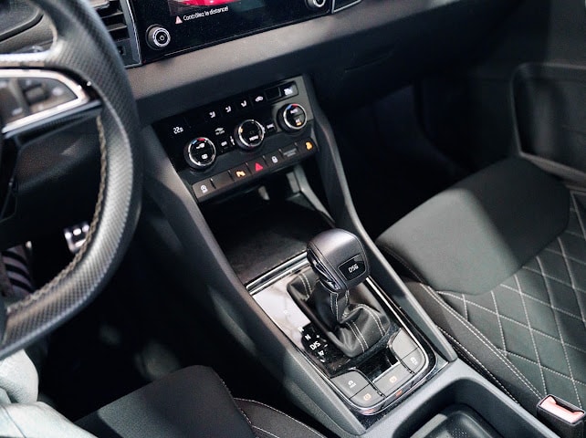 SKODA KAROQ-image-11