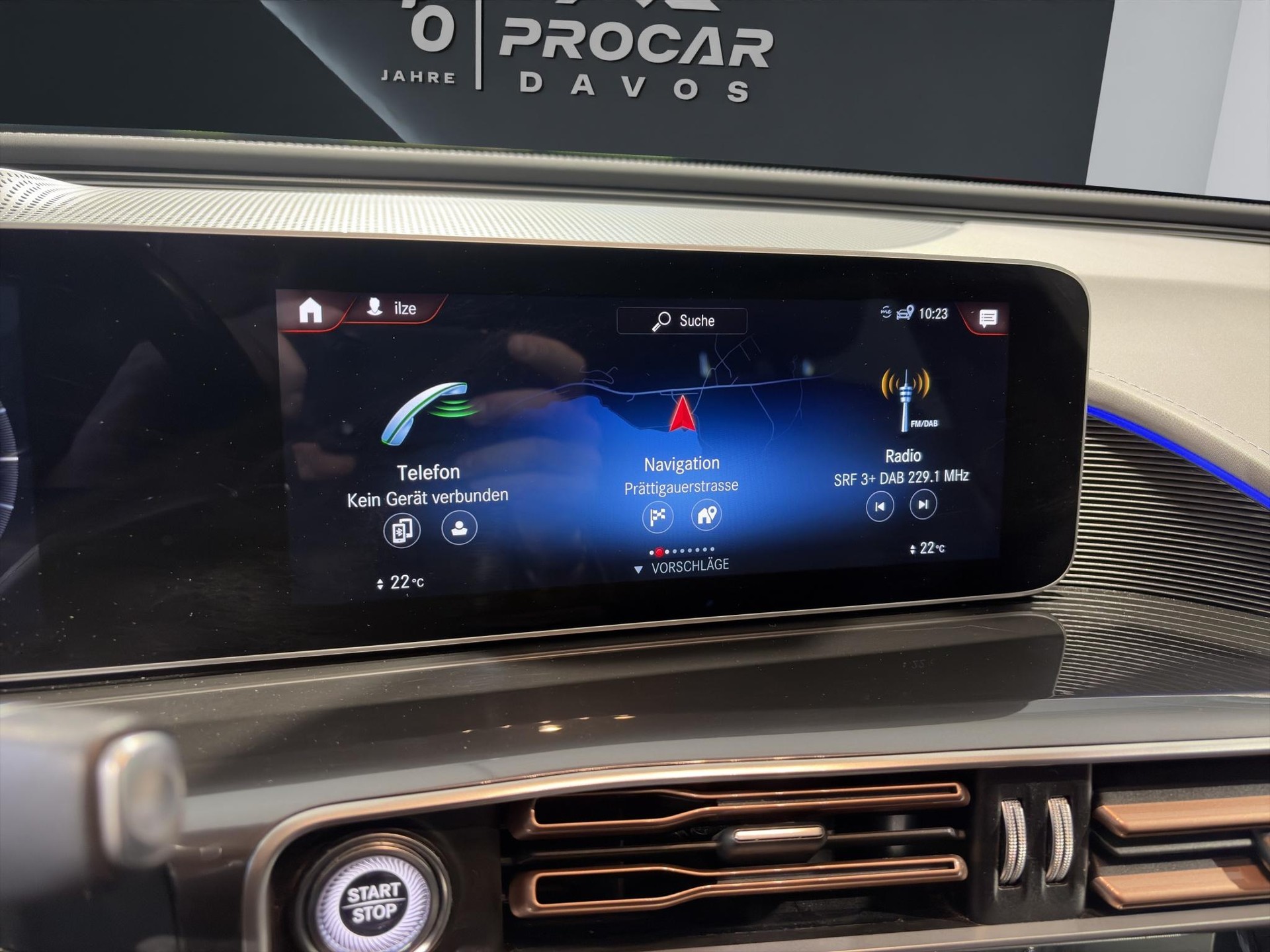 MERCEDES-BENZ EQC 400 AMG Line 4matic-image-9