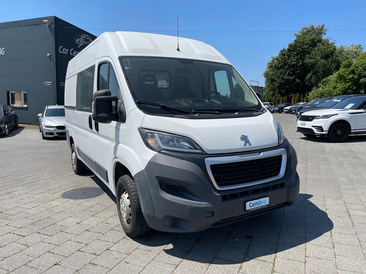 PEUGEOT Boxer 2.2 HDI 335 Allure L2H2-image-8