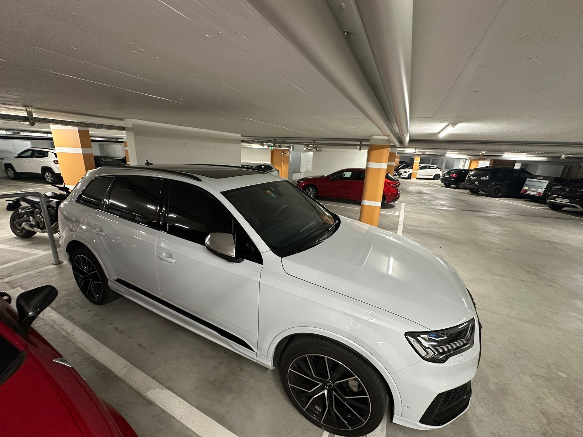 AUDI 4.0 V8 TFSI quattro T-Tronic-image-1