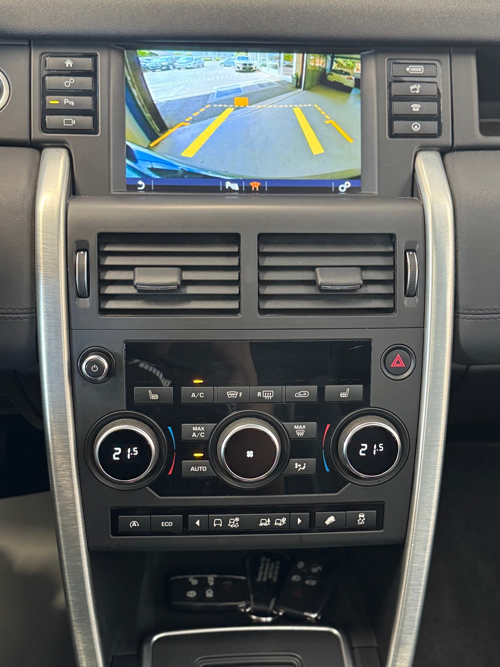 LAND ROVER Discovery Sport 2.0 TD4 HSE AT9-image-9