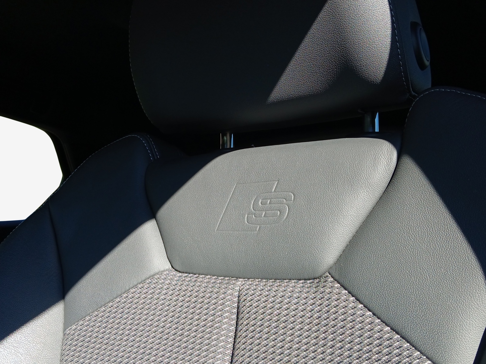 AUDI Q3 Sportback 35 TDI S line Attraction quattro S-tronic-image-14