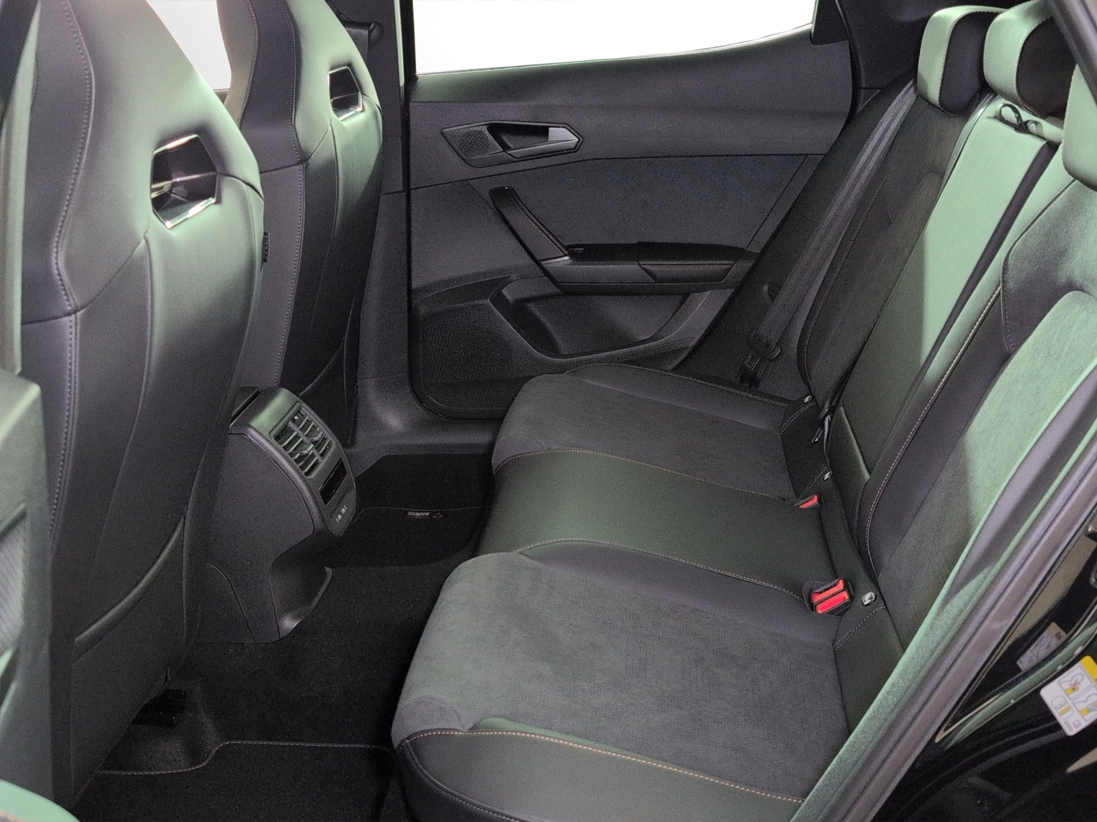CUPRA Formentor 1.5 e-HYBRID pHEV Prime Edition DSG-image-7