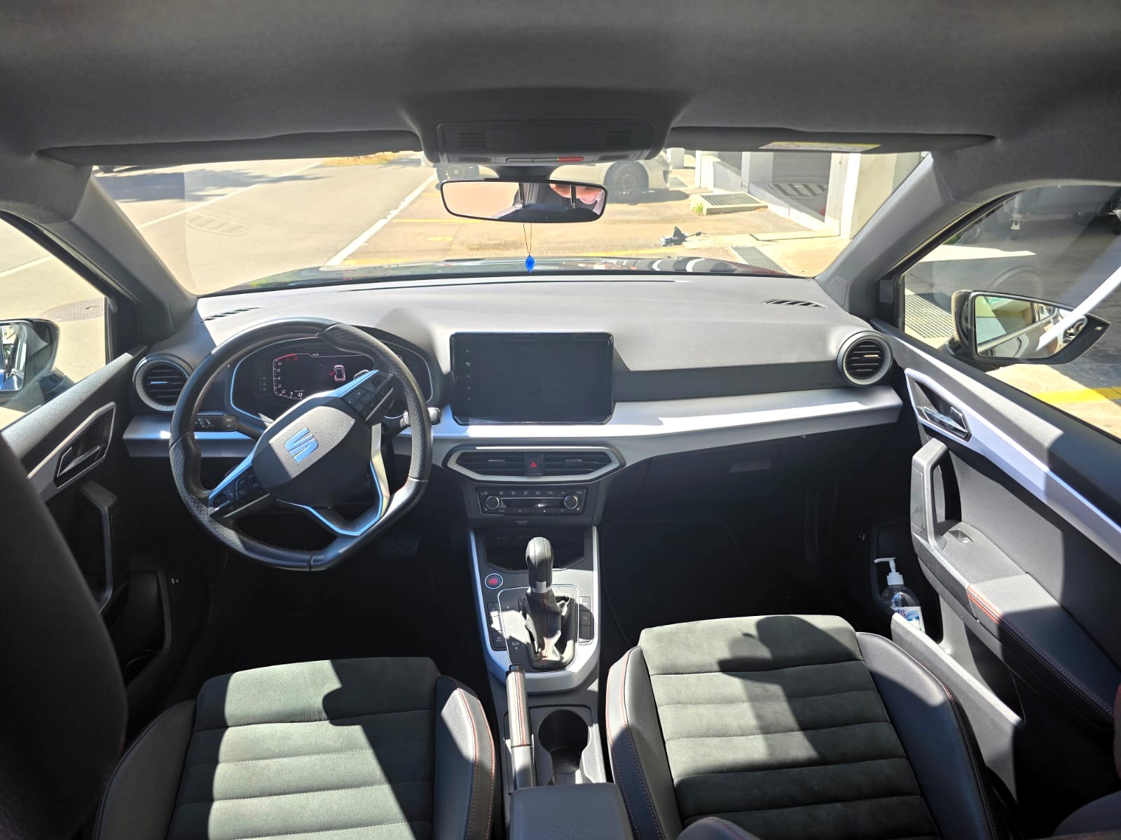 SEAT 1.5 TSI Hola FR DSG-image-2