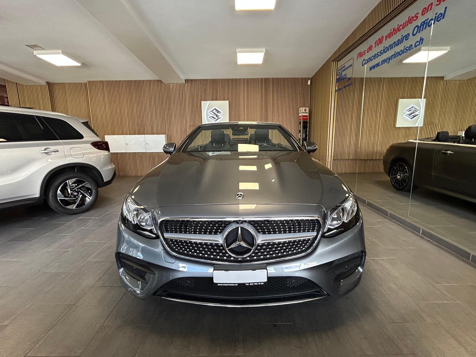 MERCEDES-BENZ E 200 AMG Line 4matic Cabriolet-image-5