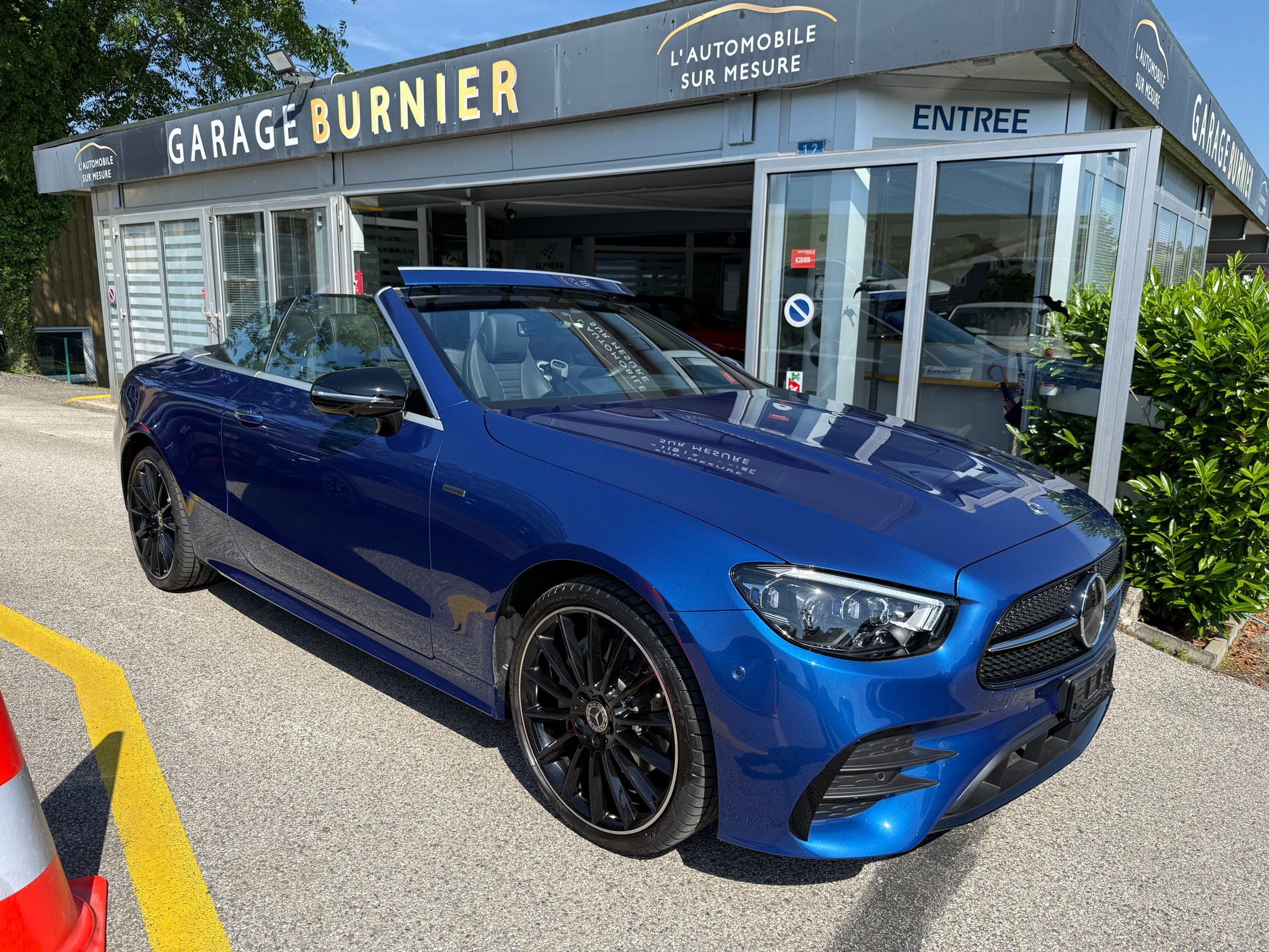 MERCEDES-BENZ E 200 Cabriolet 4Matic Night Edition 9G-Tronic