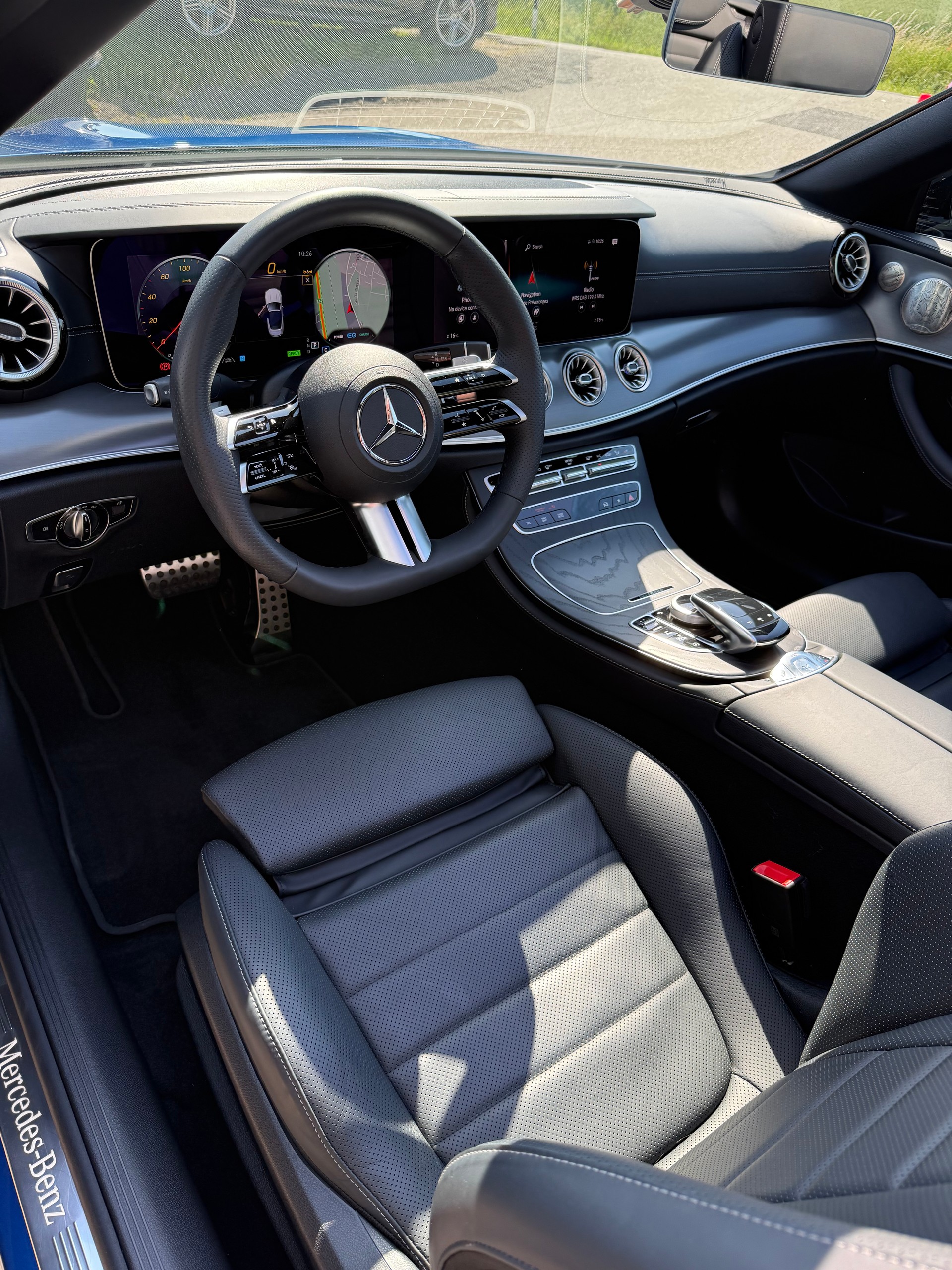 MERCEDES-BENZ E 200 Cabriolet 4Matic Night Edition 9G-Tronic-image-6