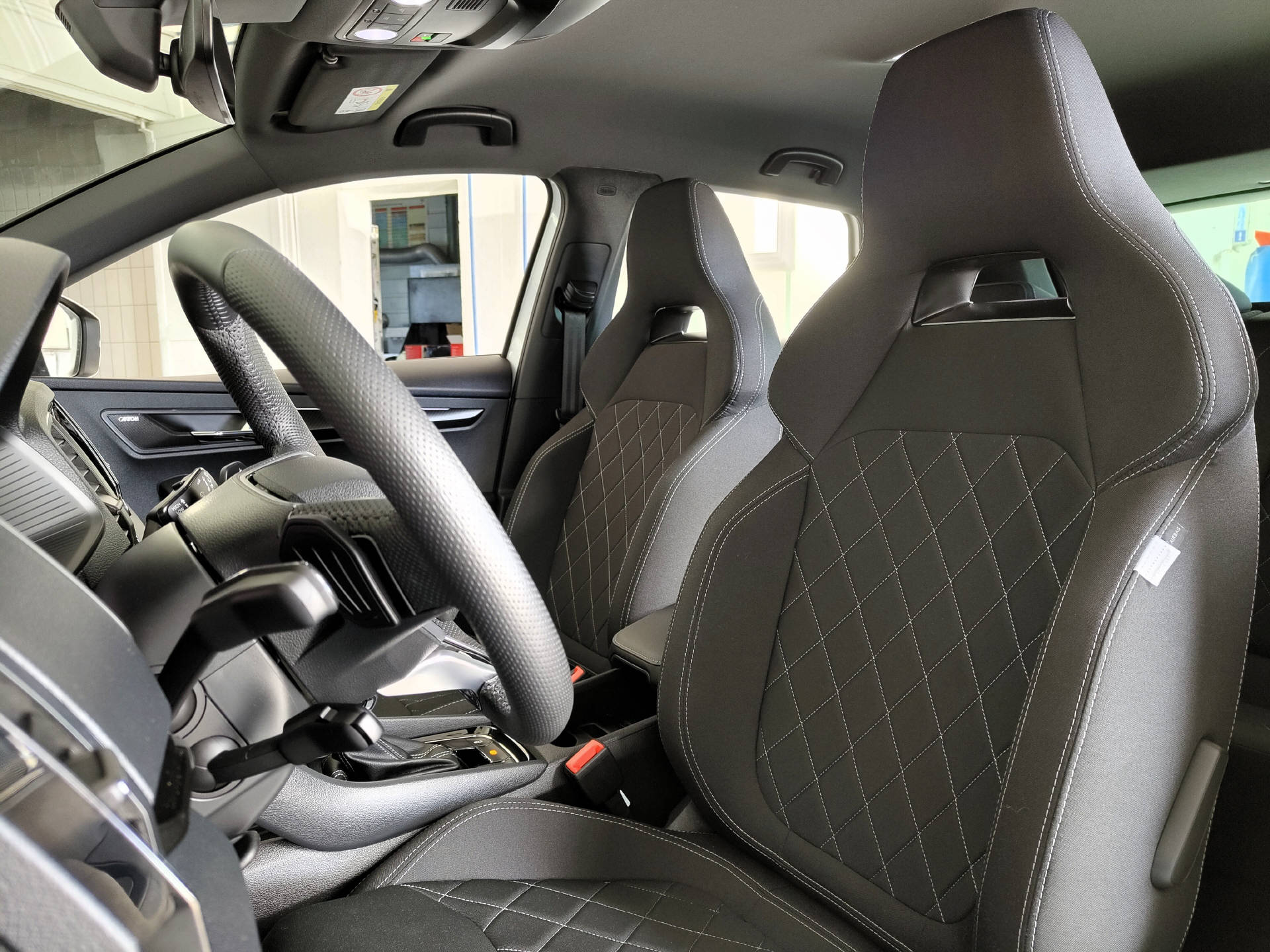 SKODA Karoq 1.5 TSI SportLine DSG-image-5