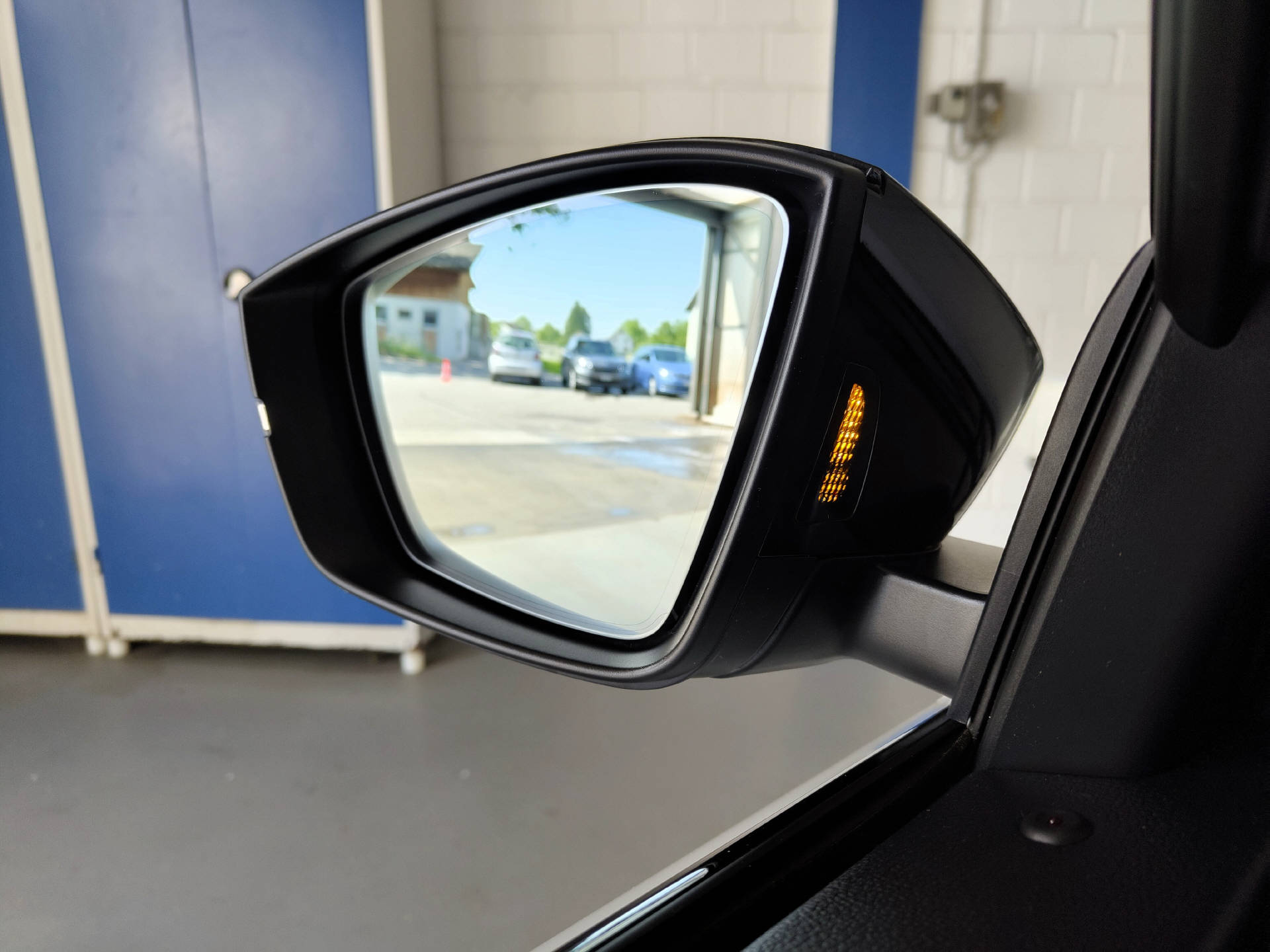 SKODA Karoq 1.5 TSI SportLine DSG-image-12